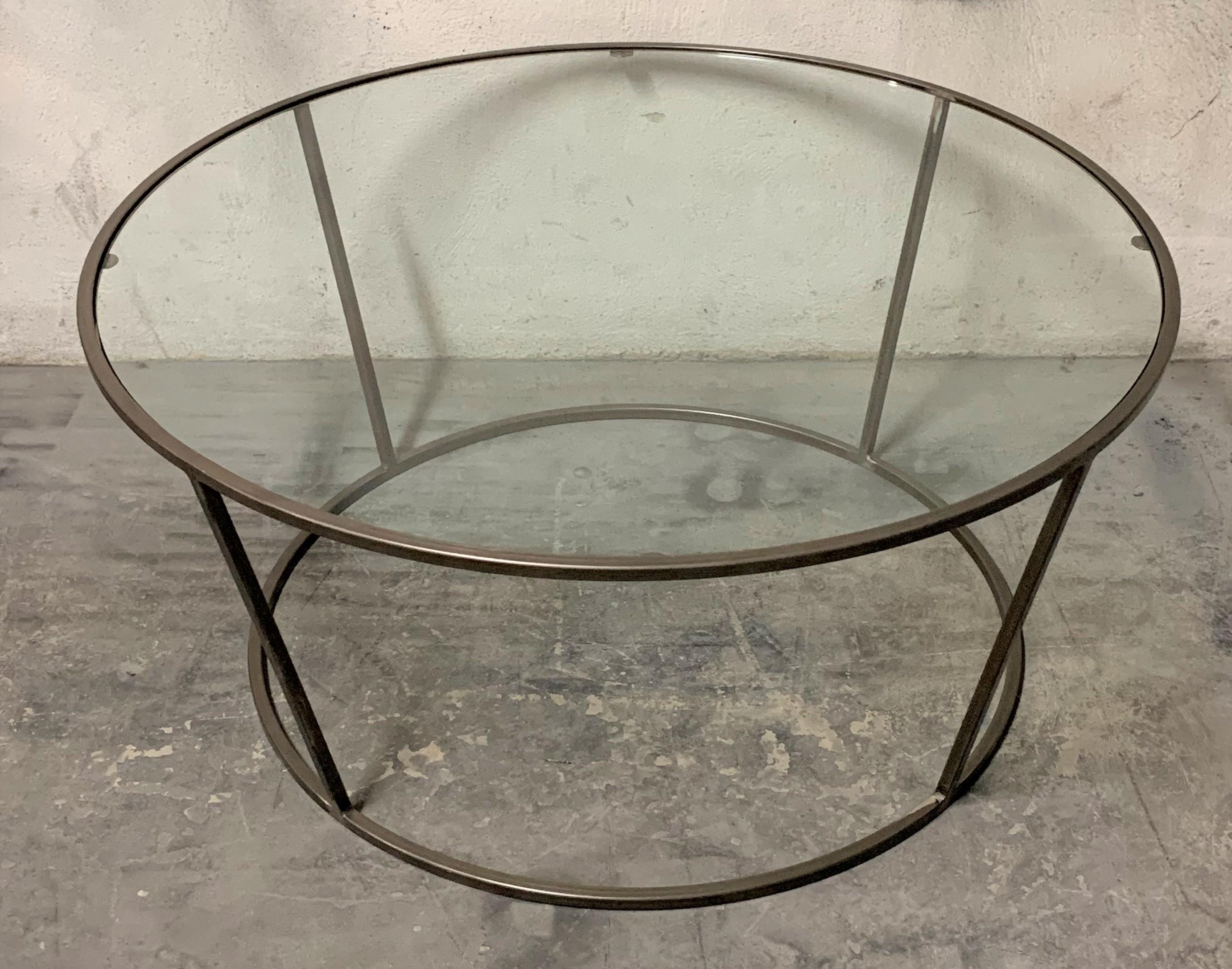 Nouvelle table basse ronde avec structure en métal et plateau en verre en vente 4