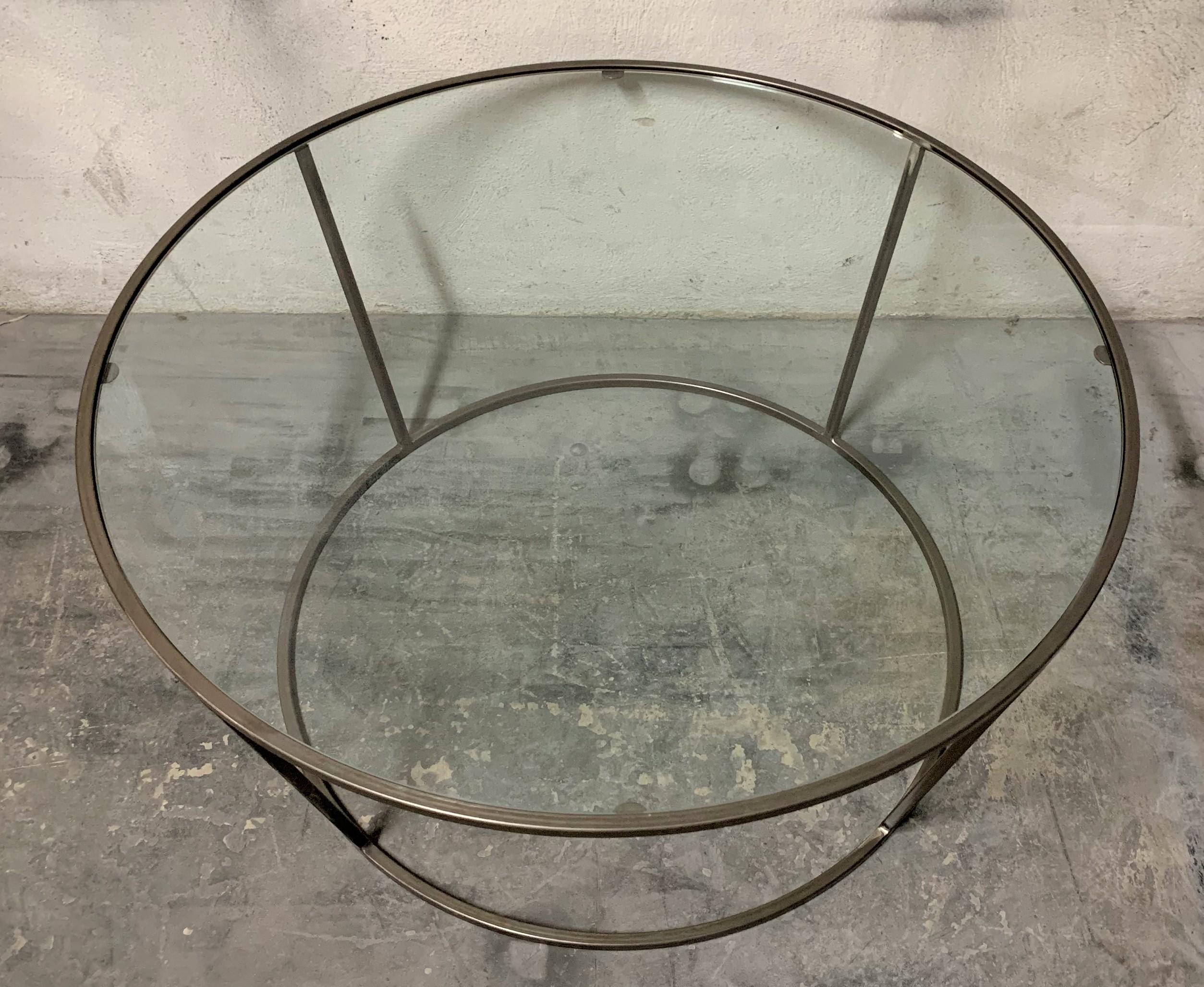 Mid-Century Modern New Round Coffee Table with Metal Structure and Glass Top For Sale