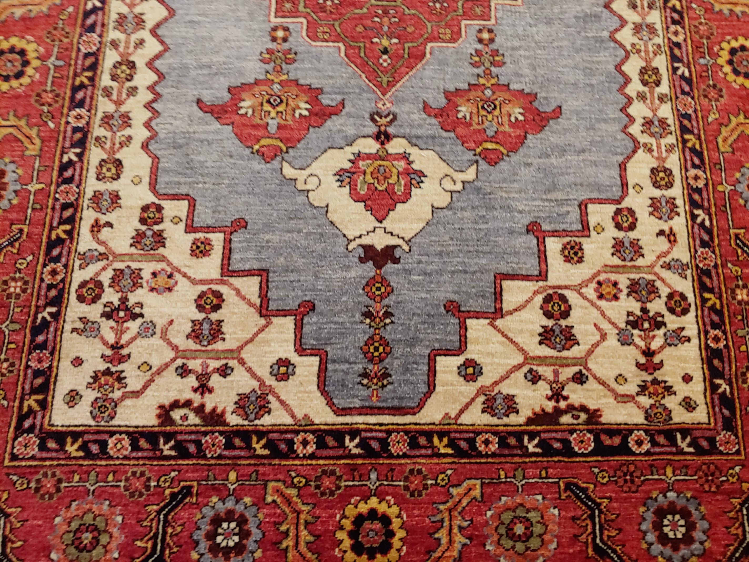 New Rug From Afghanistan, Persian Bakshaish Design, Wool, About 5x7 Natural Dyes In New Condition In Williamsburg, VA