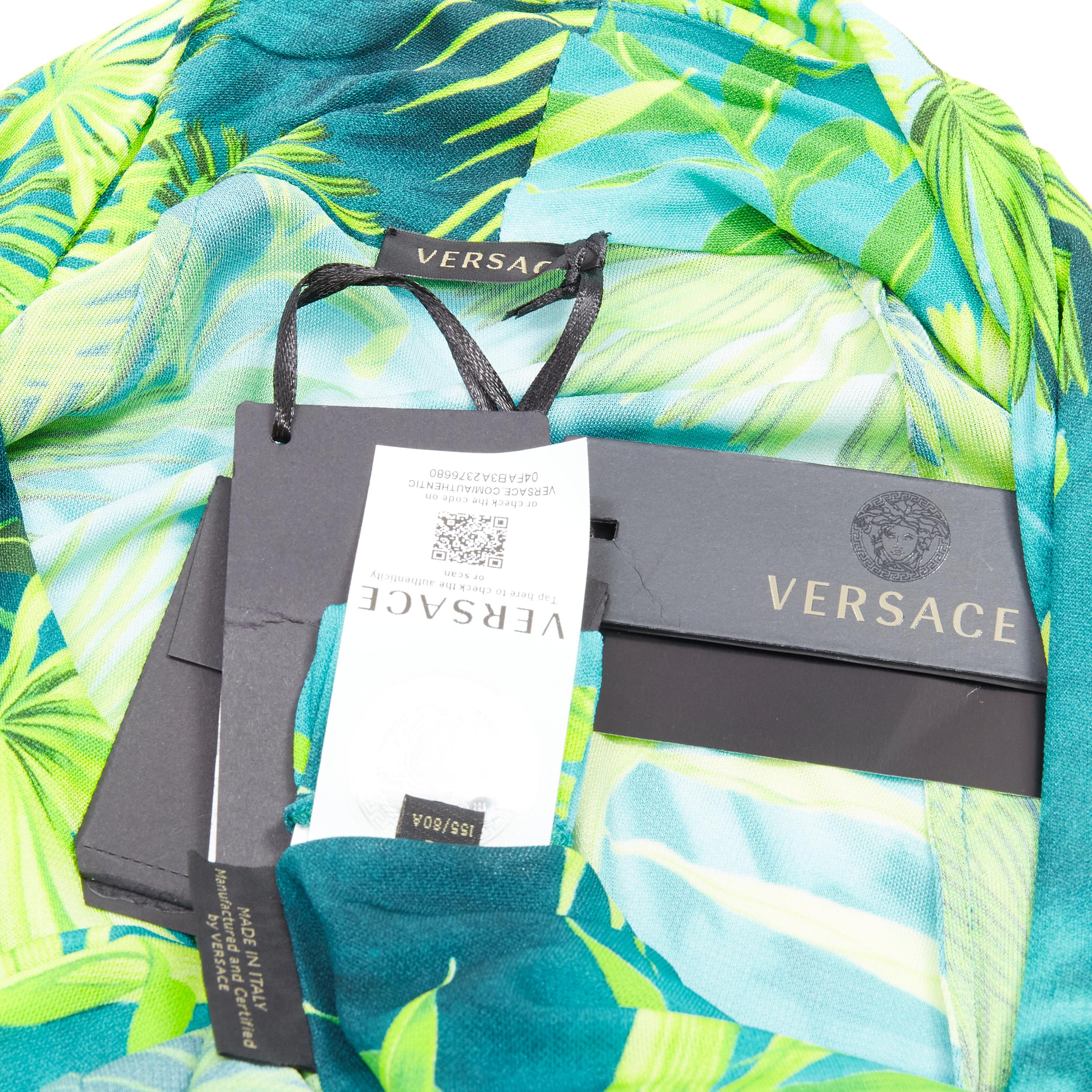 new Runway VERSACE Jlo Jungle print green viscose plunge neck bodysuit IT36 XS For Sale 5