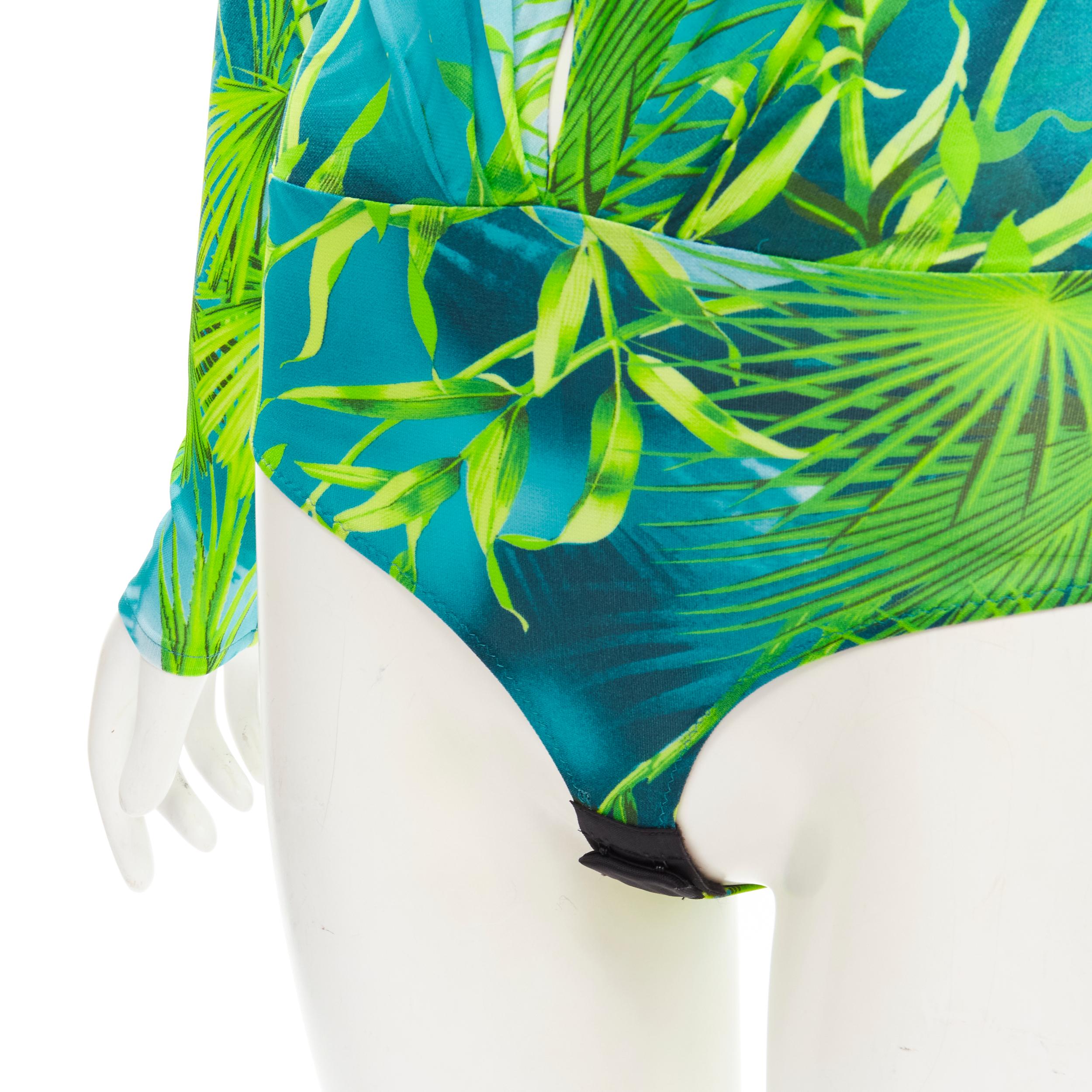 new Runway VERSACE Jlo Jungle print green viscose plunge neck bodysuit IT36 XS For Sale 2