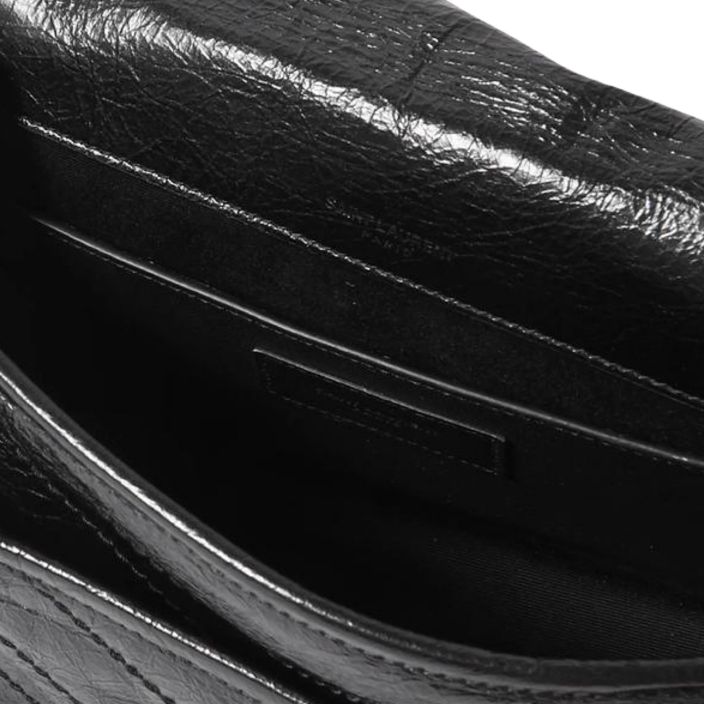 NEU Saint Laurent Schwarze Niki Baby Umhängetasche aus Leder 8