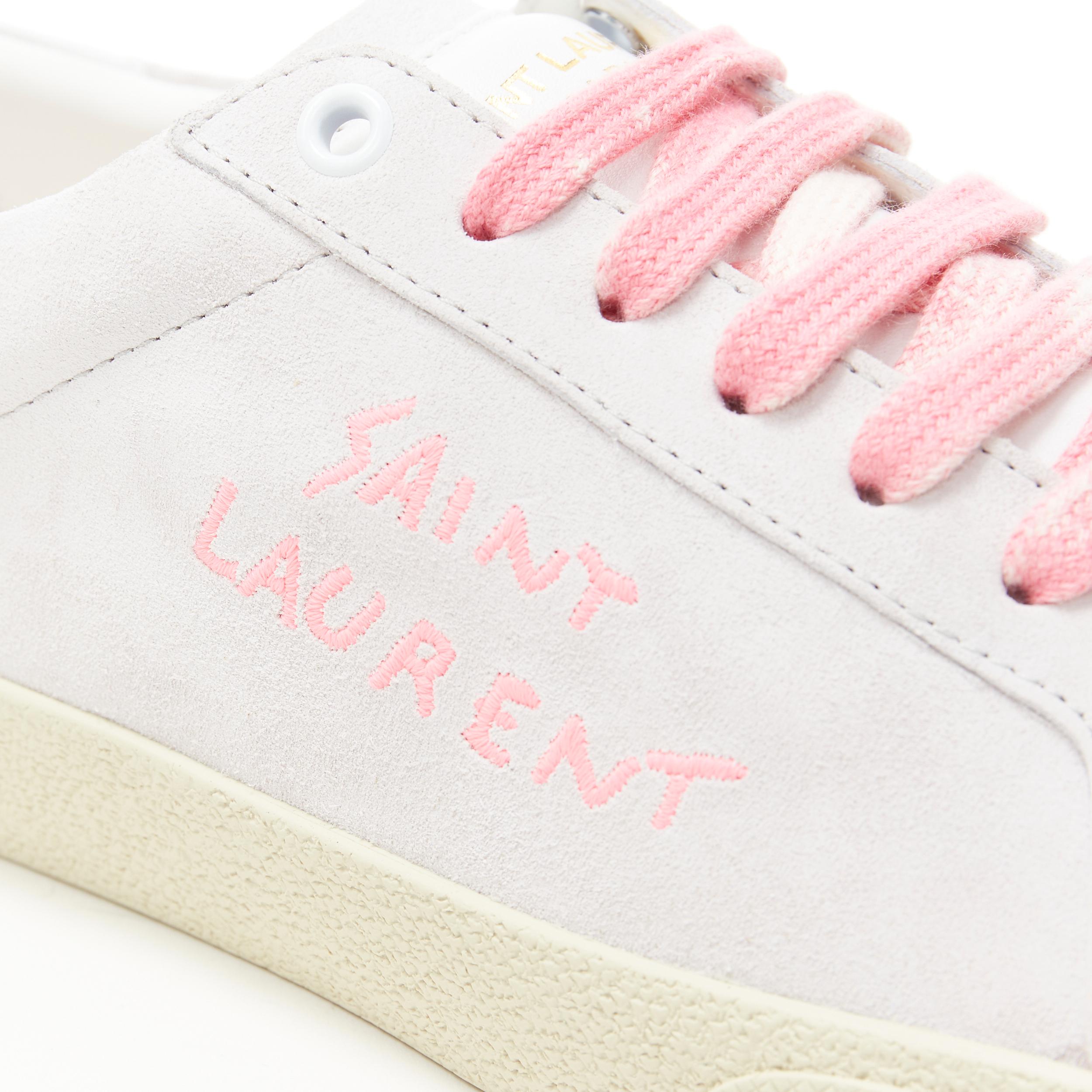 new SAINT LAURENT SL-06 grey suede pink laces logo embroidery low sneaker EU40 
Reference: TGAS/B00612 
Brand: Saint Laurent 
Designer: Anthony Vacarello 
Model: SL-06 
Material: Suede 
Color: Grey 
Pattern: Solid 
Extra Detail: SL-06. Light grey