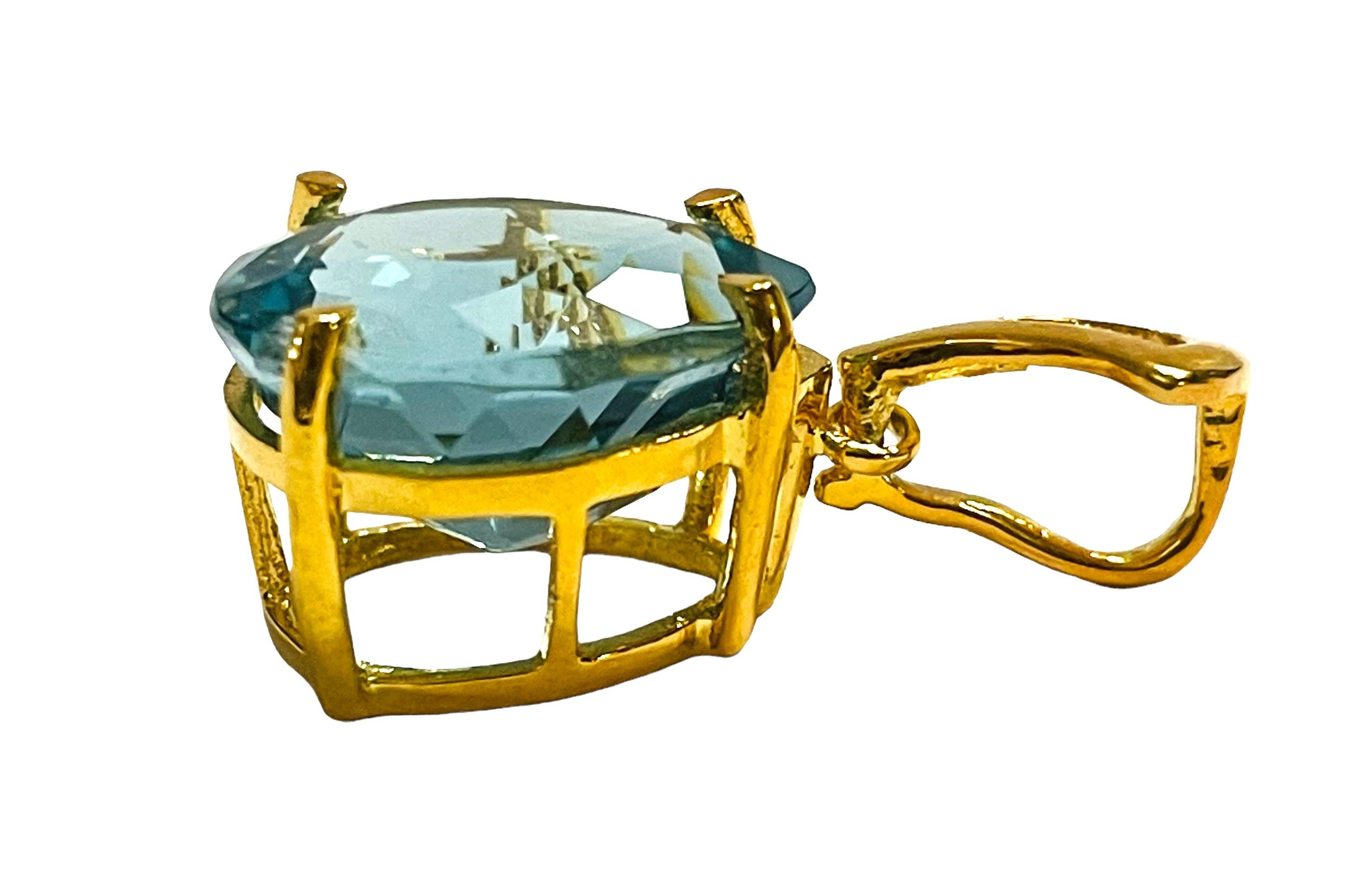 New Santa Maria 7.3 Ct Pear Cut Aquamarine Rose Gold Plated Sterling Pendant In New Condition In Eagan, MN