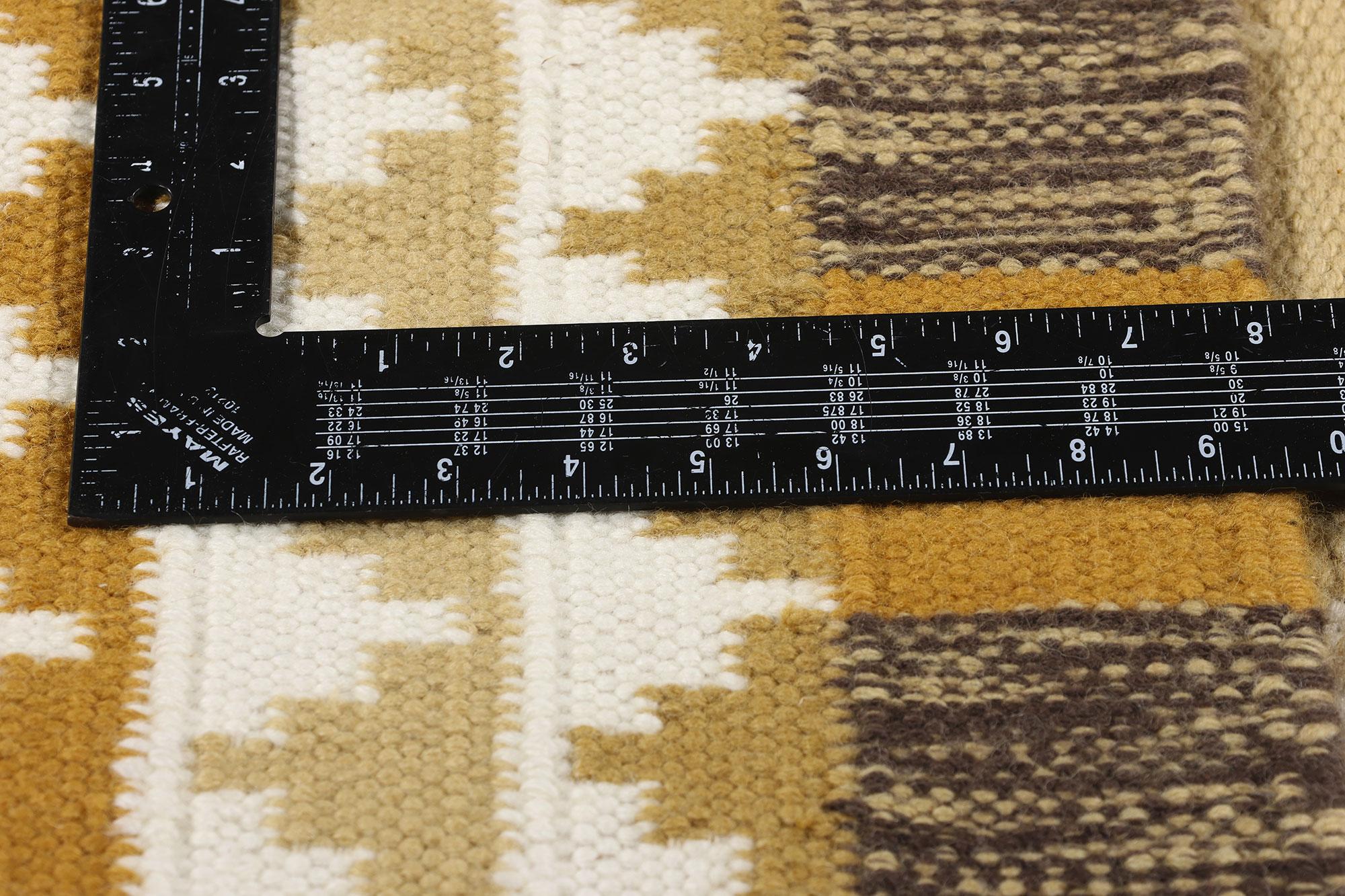 New Scandinavian Swedish Inspired Kilim Röllakan, 10'02 x 13'00 In New Condition In Dallas, TX