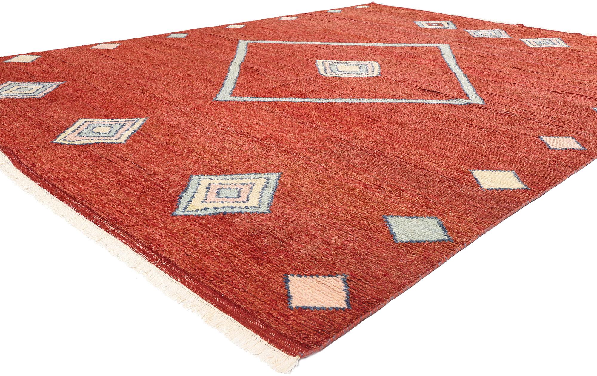 31251 New Scarlet Nomad Modern Red Moroccan Rug, 09'04 x 11'11. Ce tapis marocain Scarlet Nomad Modern Red en laine nouée à la main est une pièce remarquable qui allie le riche héritage du style marocain au flair contemporain de la fabrication de