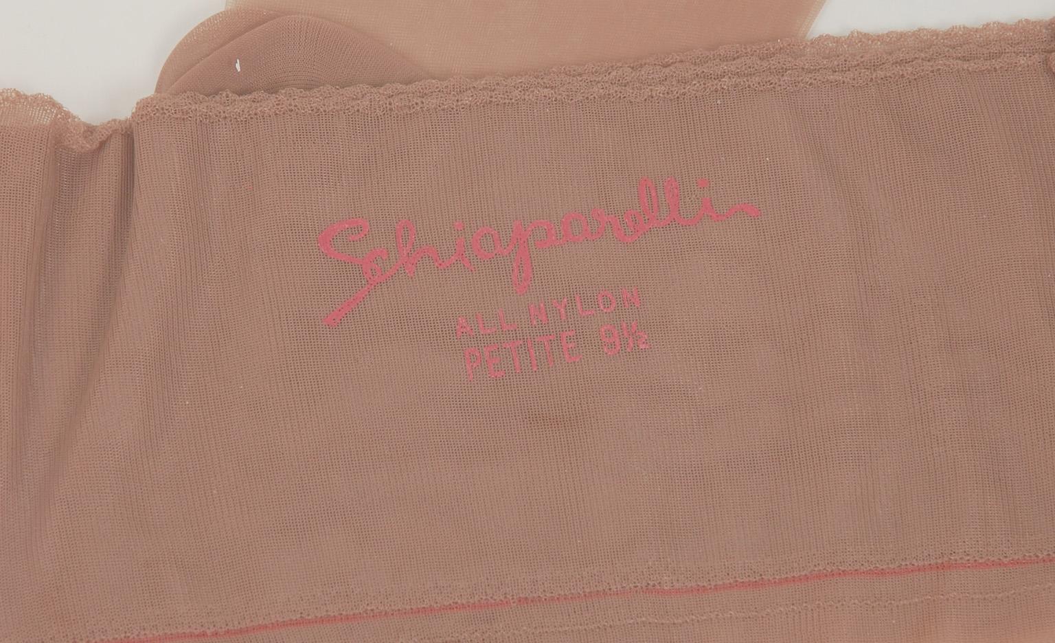 Rouge New Schiaparelli Nude Thigh High Hosiery Stockings, Original Box - Petite, 1960s en vente