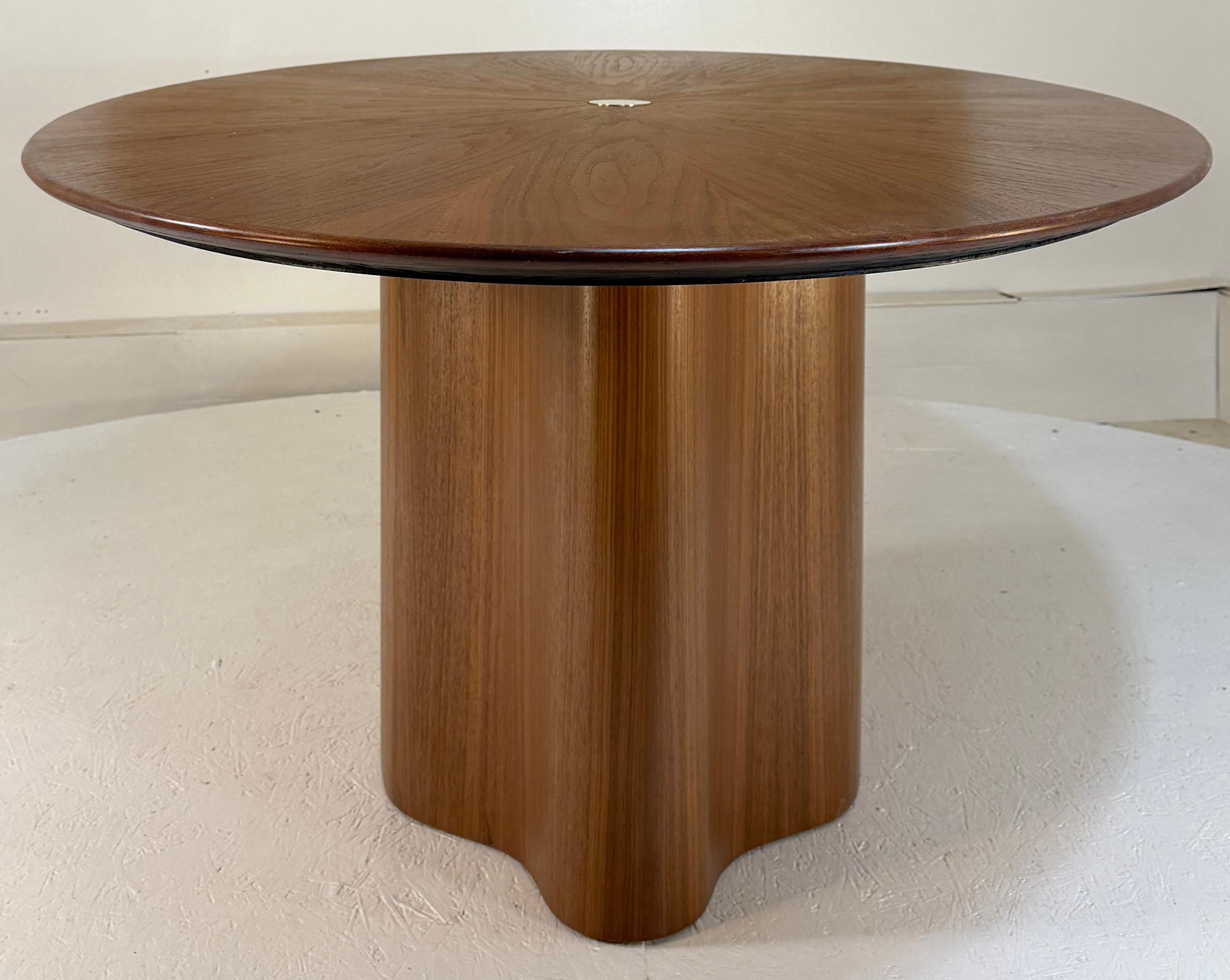 New Series Dining Table in Walnut Oval and Round For Sale 3