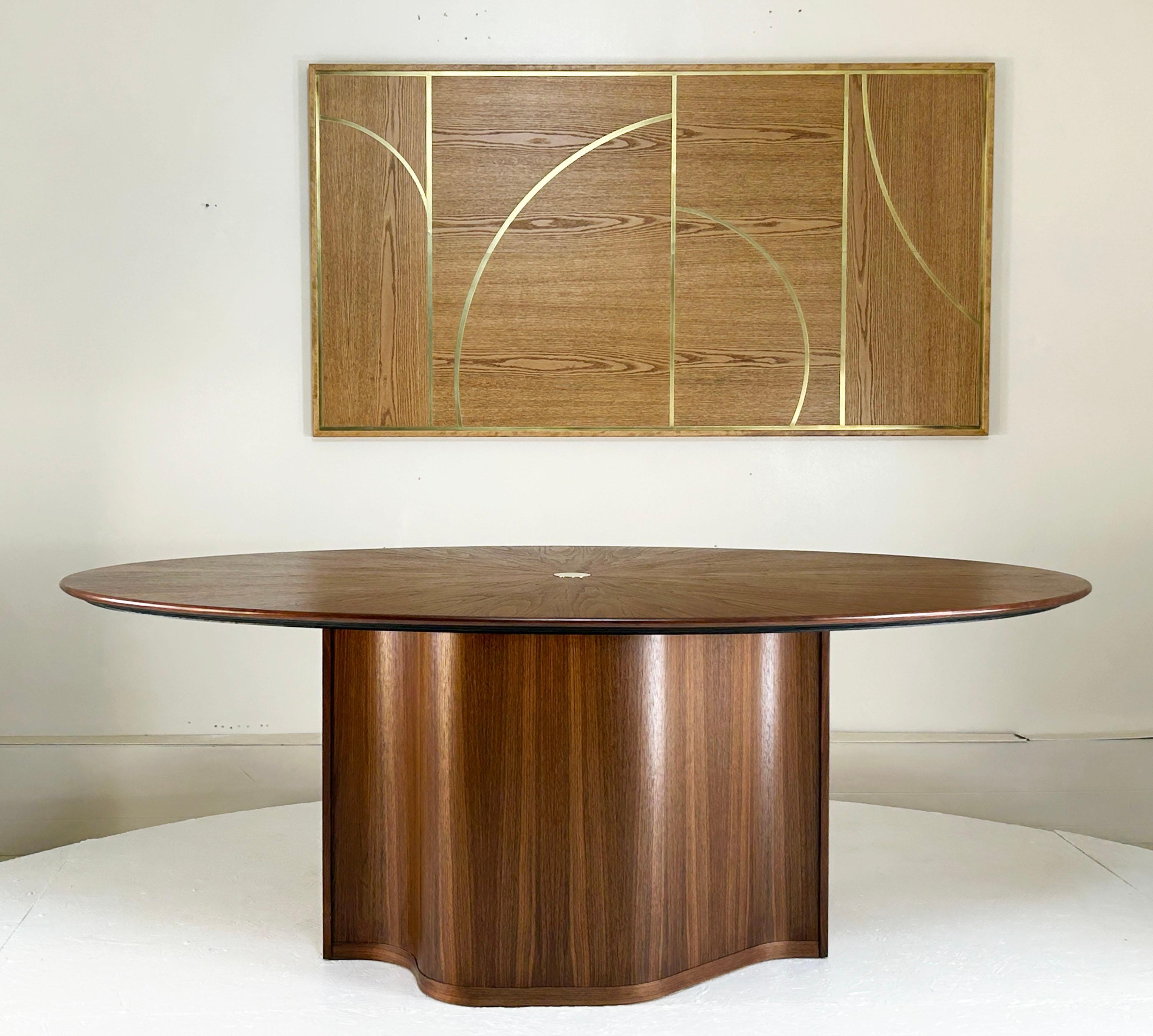 New Series Dining Table in Walnut Oval and Round For Sale 4