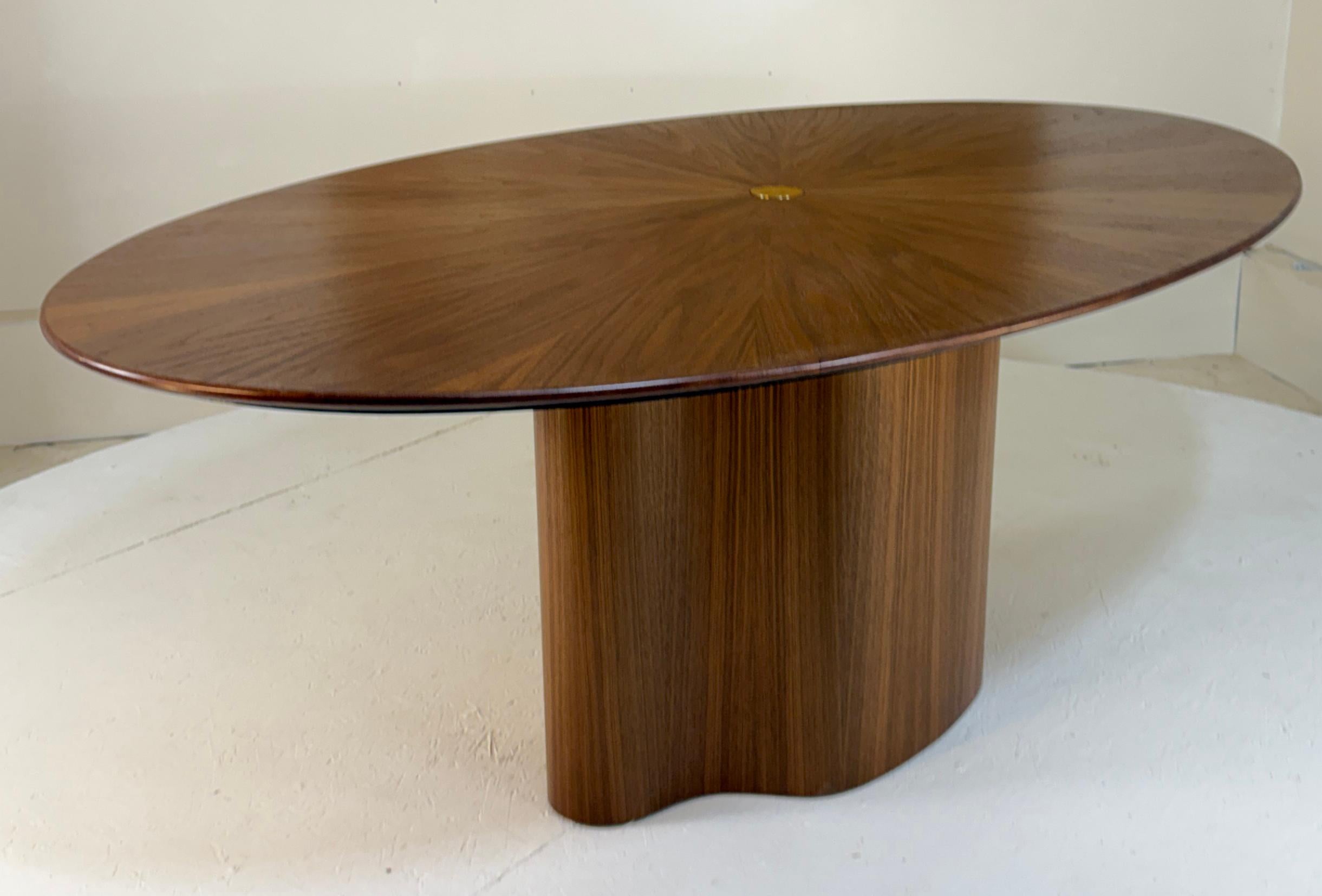 New Series Dining Table in Walnut Oval and Round For Sale 1