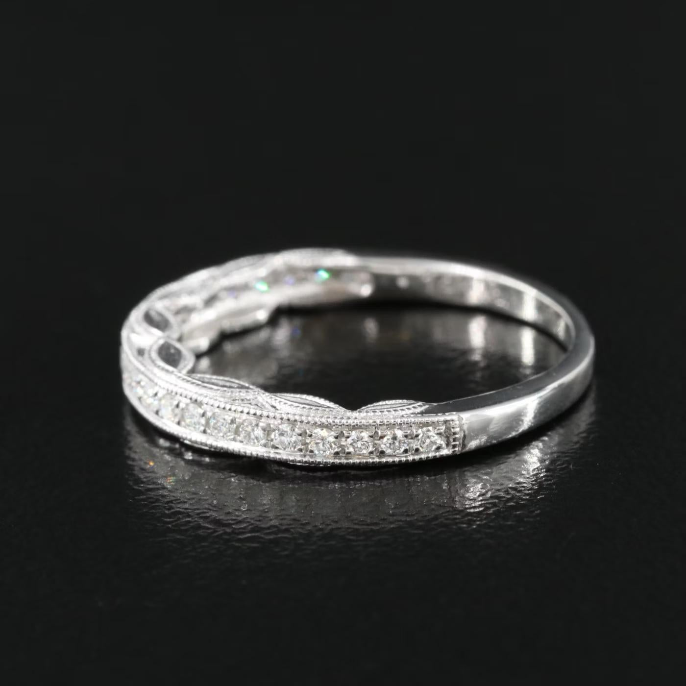 NEW / Shane Co. 0.25 CWT Diamond (VS1-VS2/G-H) Engraved wedding band / 14K For Sale 8