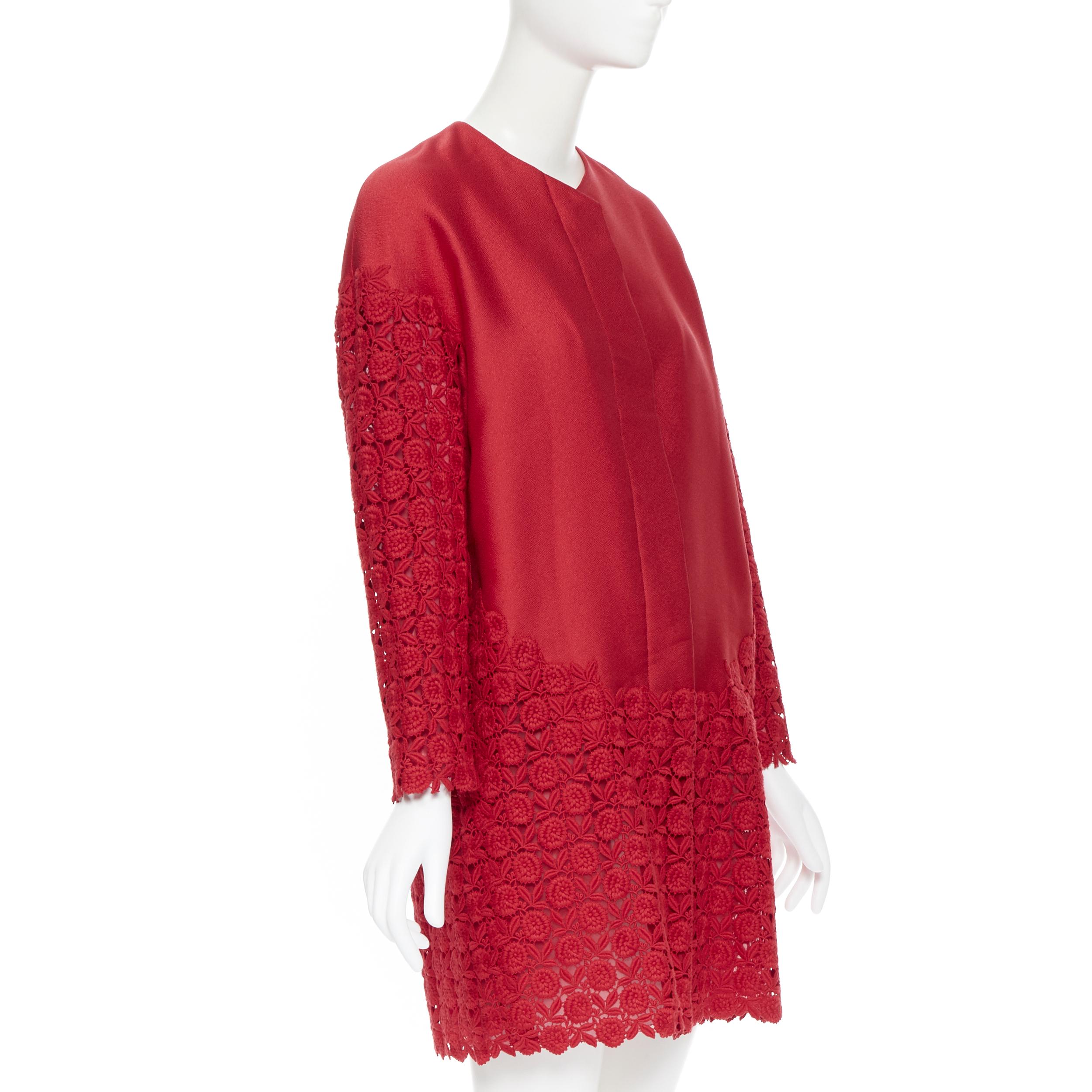 new SHIATZY CHEN red silk crepe floral embroidered lace sleeve cocoon coat FR36 In New Condition In Hong Kong, NT