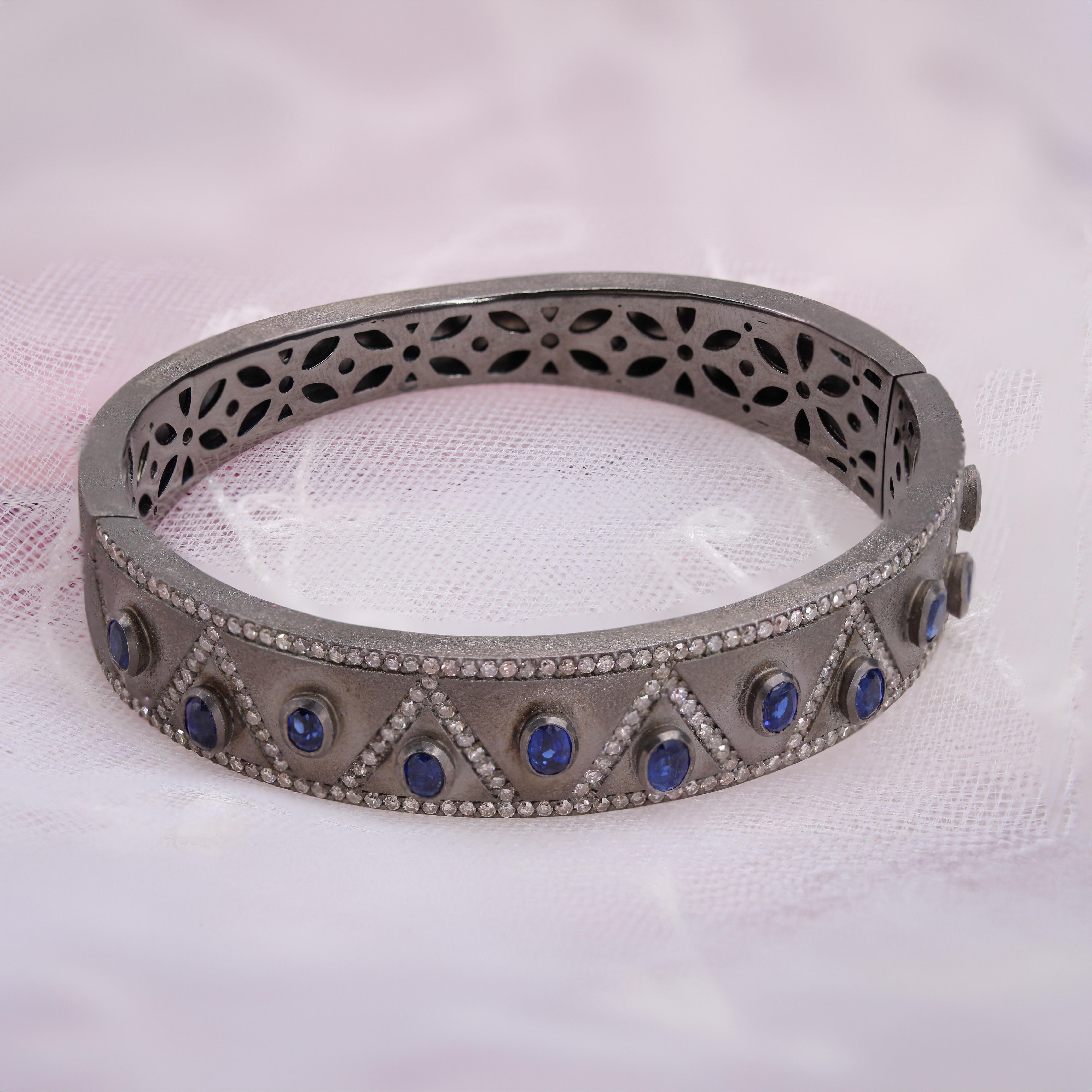 Moderne Nouveau Bracelet en argent avec diamants et cyanites en vente