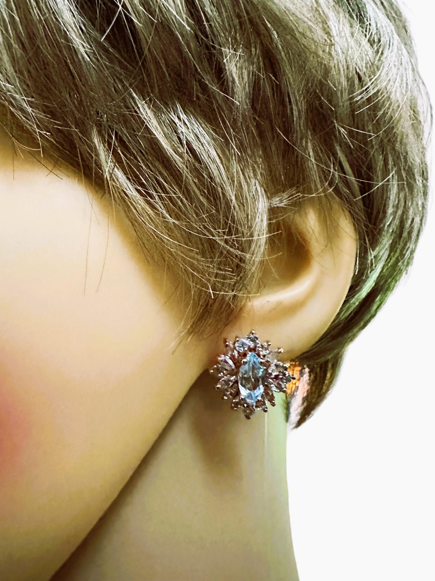 Nouvelles boucles d'oreilles en argent sterling plaqué or rose avec topaze bleu ciel en vente 1