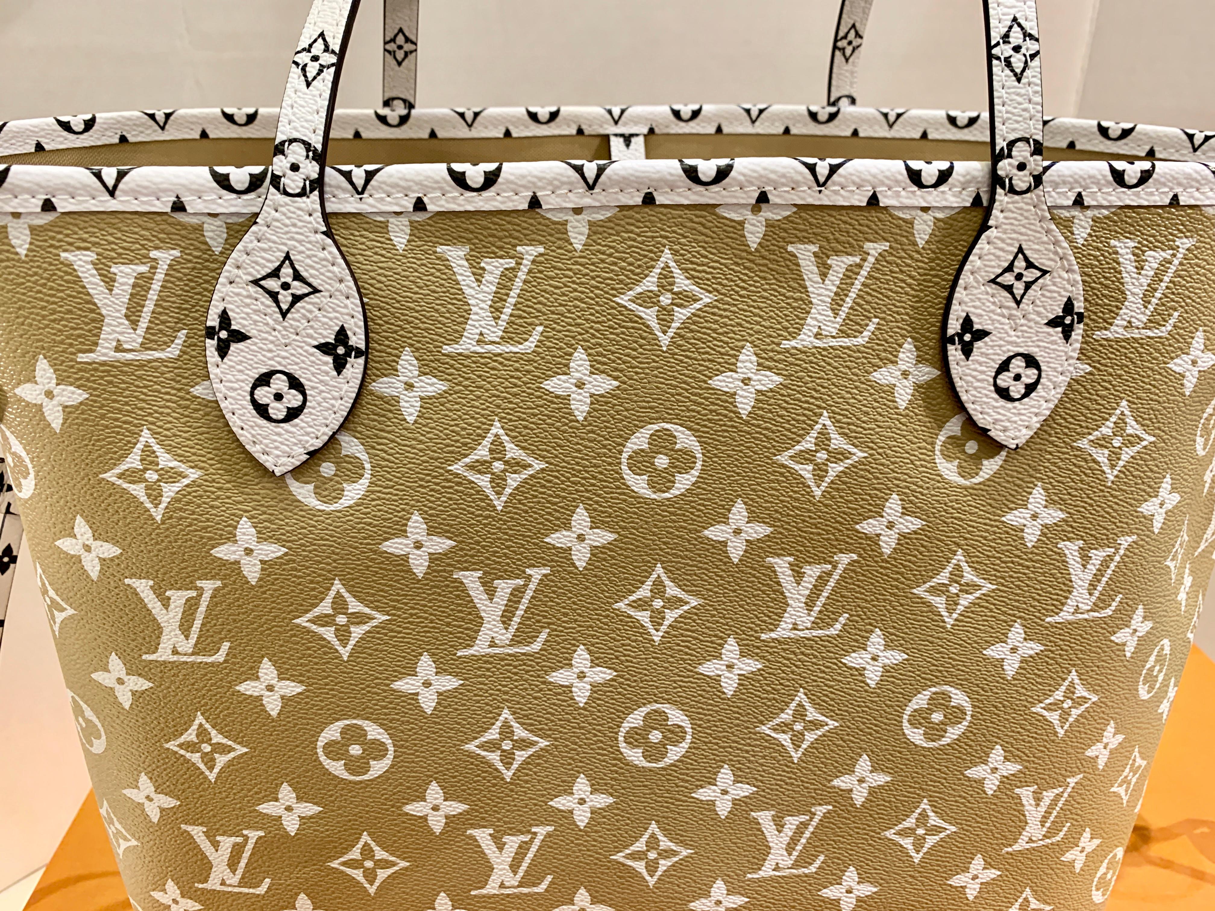 Get the newest and latest bag thousands of women are waiting for that is Sold Out!  Brand new and never used, with all tags and packaging.

From the Louis Vuitton website, 