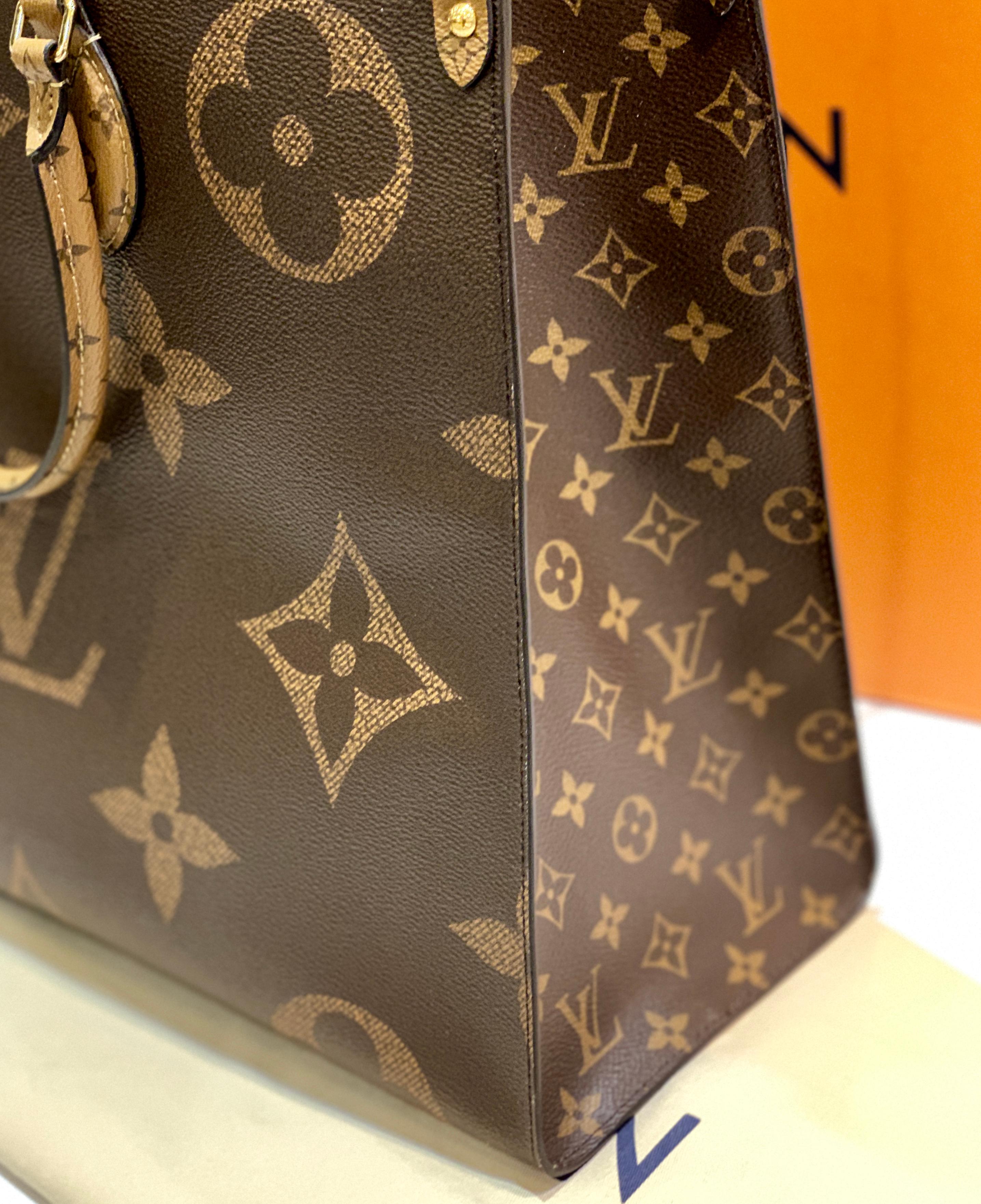 New Sold Out Louis Vuitton ONTHEGO Monogram Giant Canvas Tote Bag Summer 2019 3