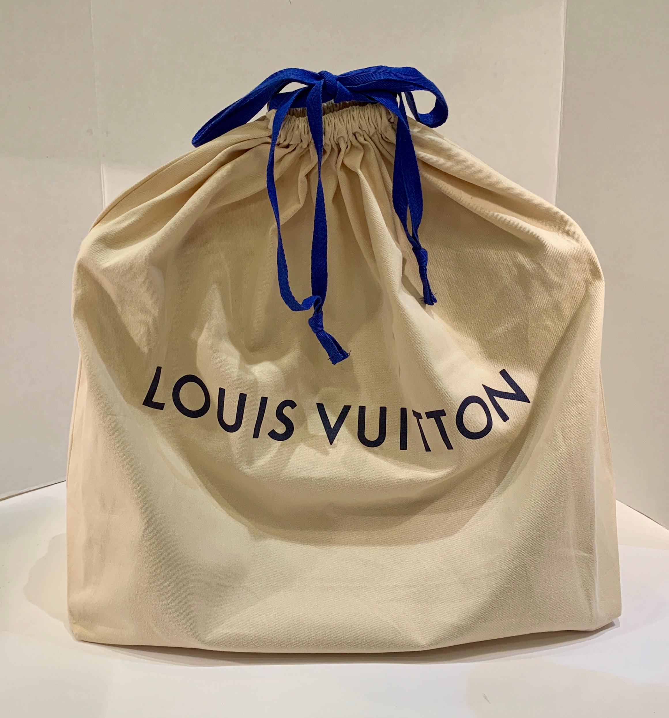New Sold Out Louis Vuitton ONTHEGO Monogram Giant Canvas Tote Bag Summer 2019 9
