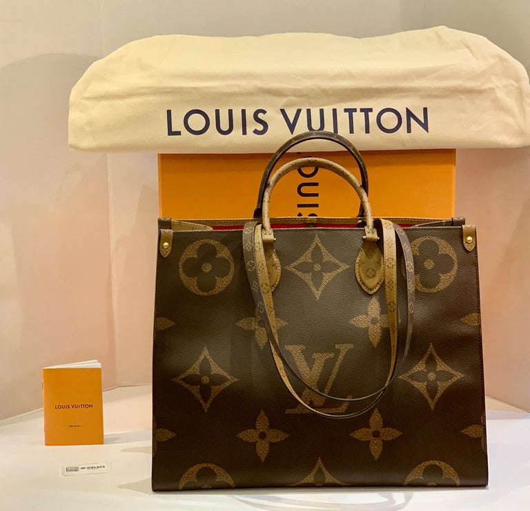New Sold Out Louis Vuitton ONTHEGO Monogram Giant Canvas Tote Bag Summer 2019 For Sale at 1stdibs