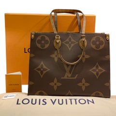 Nouveau Sold Out Louis Vuitton ONTHEGO Monogram Giant Canvas Tote Bag Summer 2019