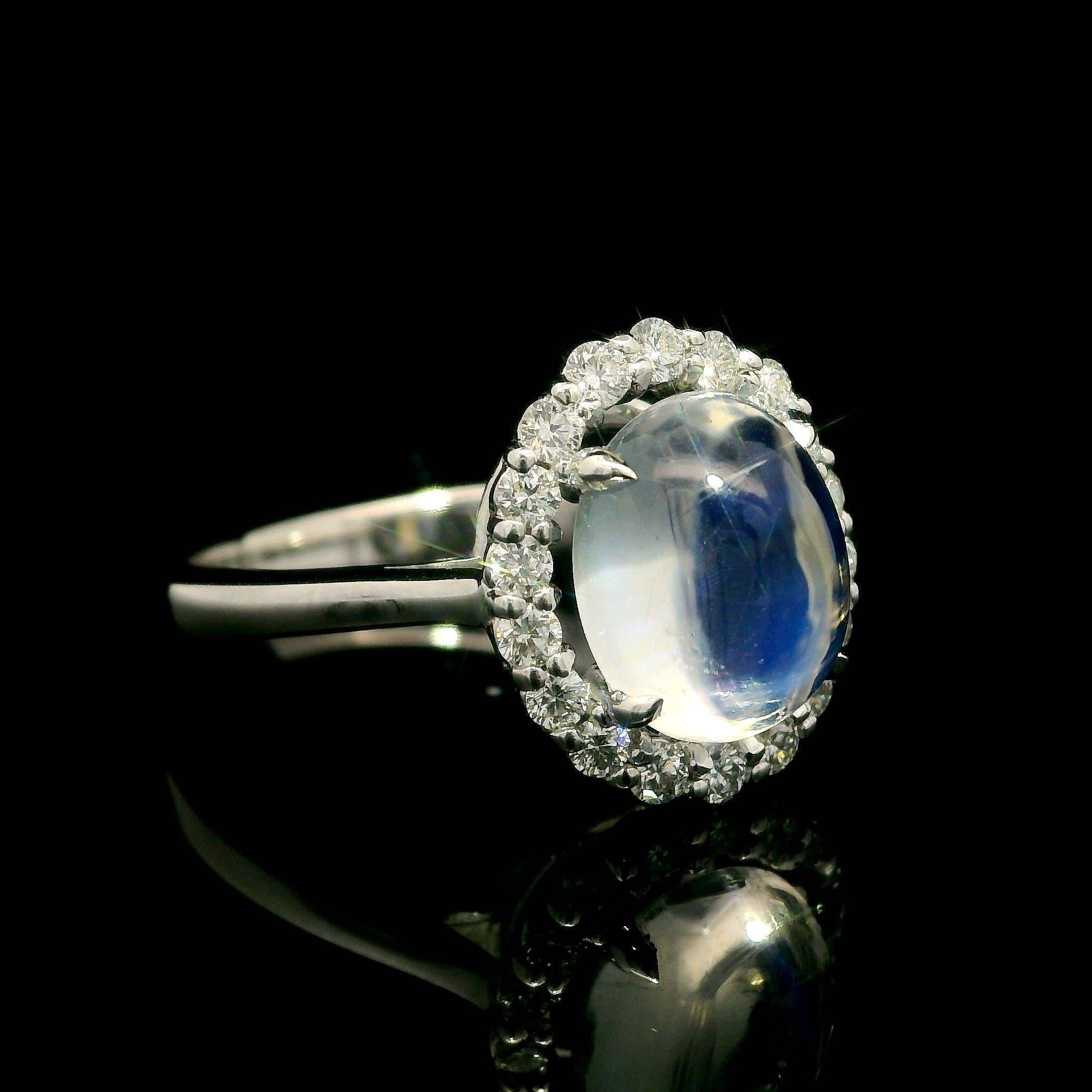 Neue solide 14k Weißgold 3,1ctw Oval Blau Mondstein Diamant Halo Ring im Angebot 3