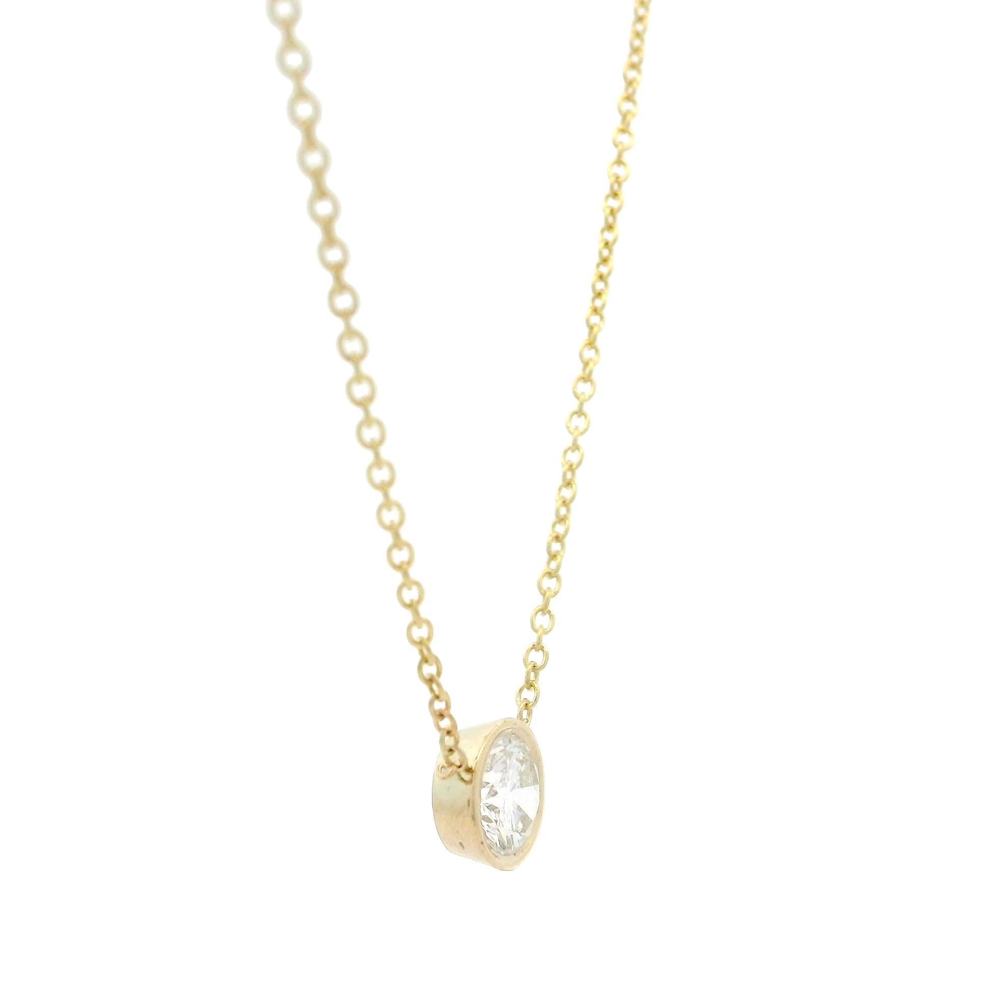 Nouveau collier pendentif solitaire en or jaune massif 14 carats avec lunette ronde et diamants 0,42 carat Neuf - En vente à Montclair, NJ