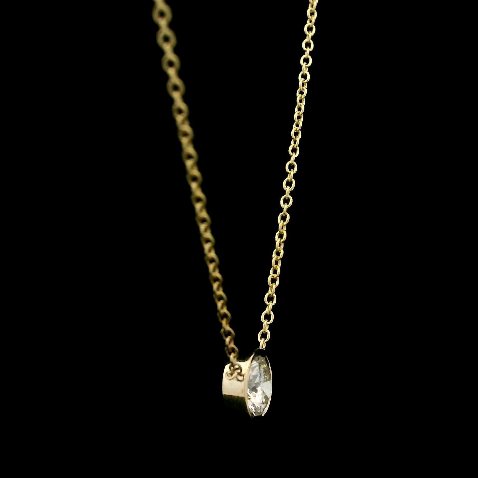 Nouveau collier pendentif solitaire en or jaune massif 14 carats avec lunette ronde et diamants 0,42 carat en vente 2