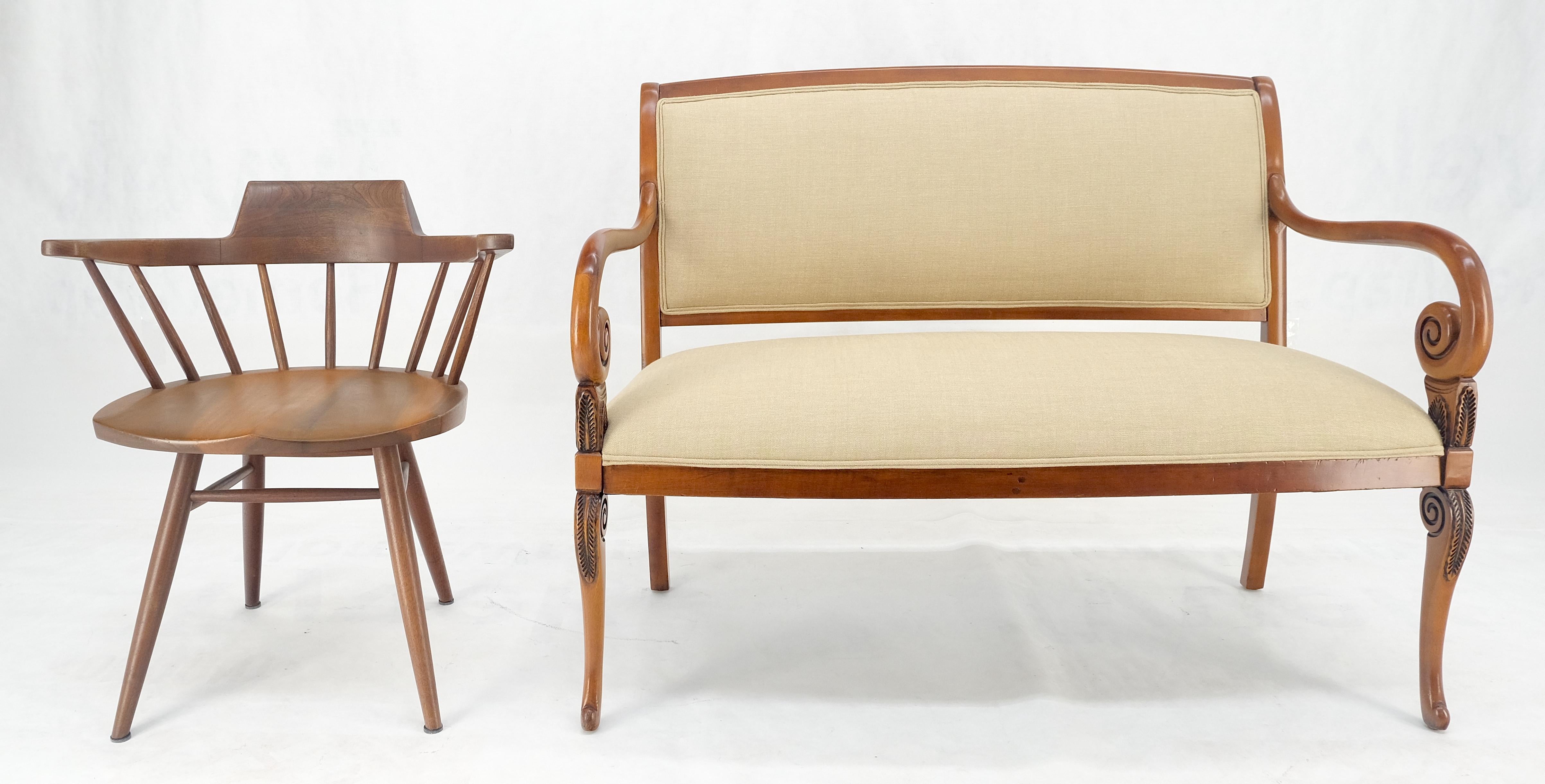 New Solid Linen Upholstery Antique Louis Phillips Style Carved Maple Loveseat (Tappezzeria in lino massiccio) in vendita 3