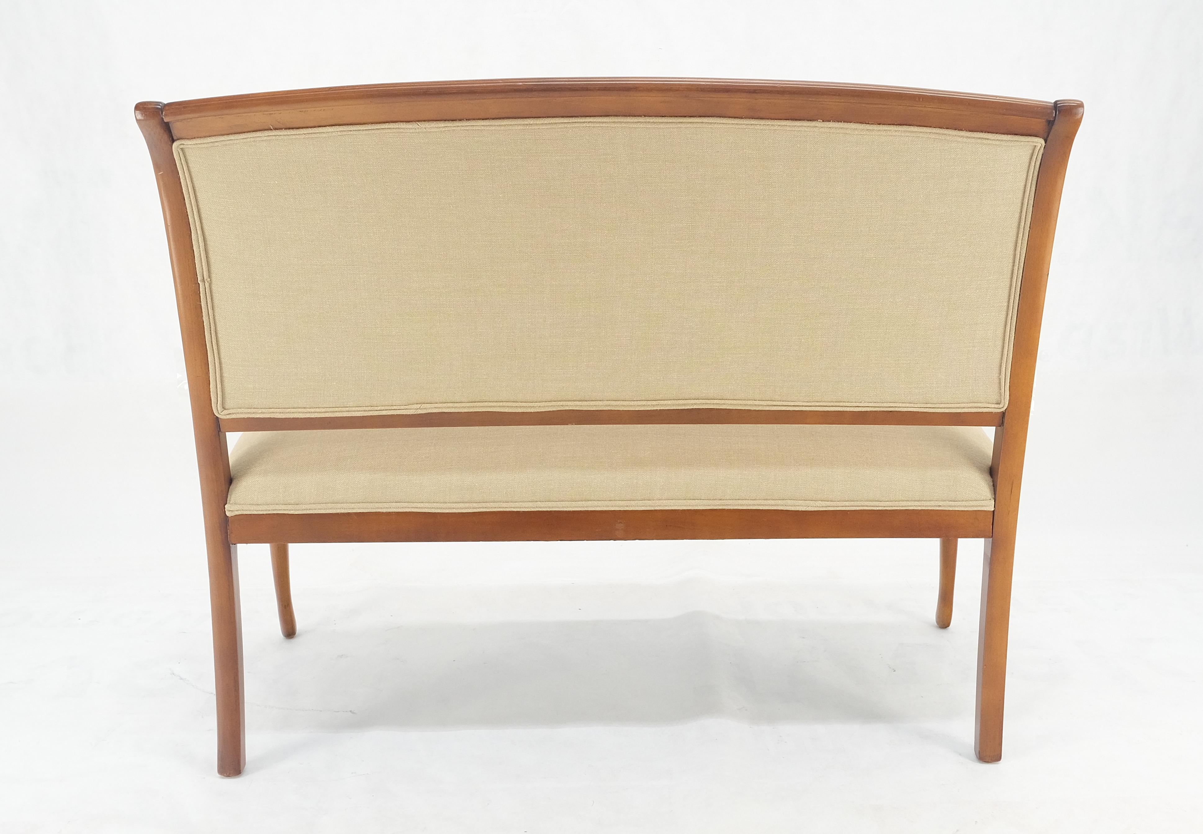 New Solid Linen Upholstery Antique Louis Phillips Style Carved Maple Loveseat (Tappezzeria in lino massiccio) in vendita 6