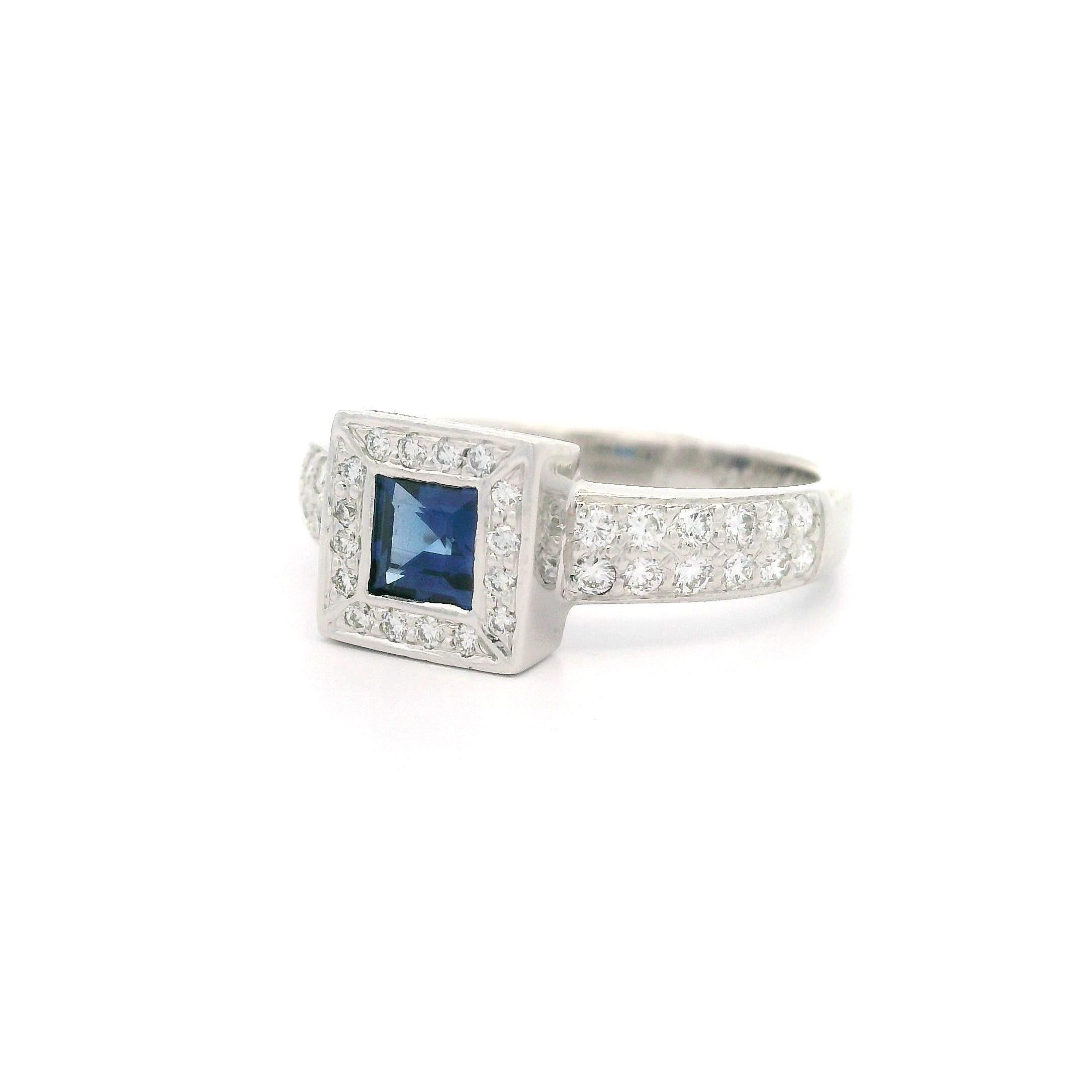 New Solid Platinum 0.80ctw Square Sapphire w/ Diamond Halo Geometric Ring For Sale 10
