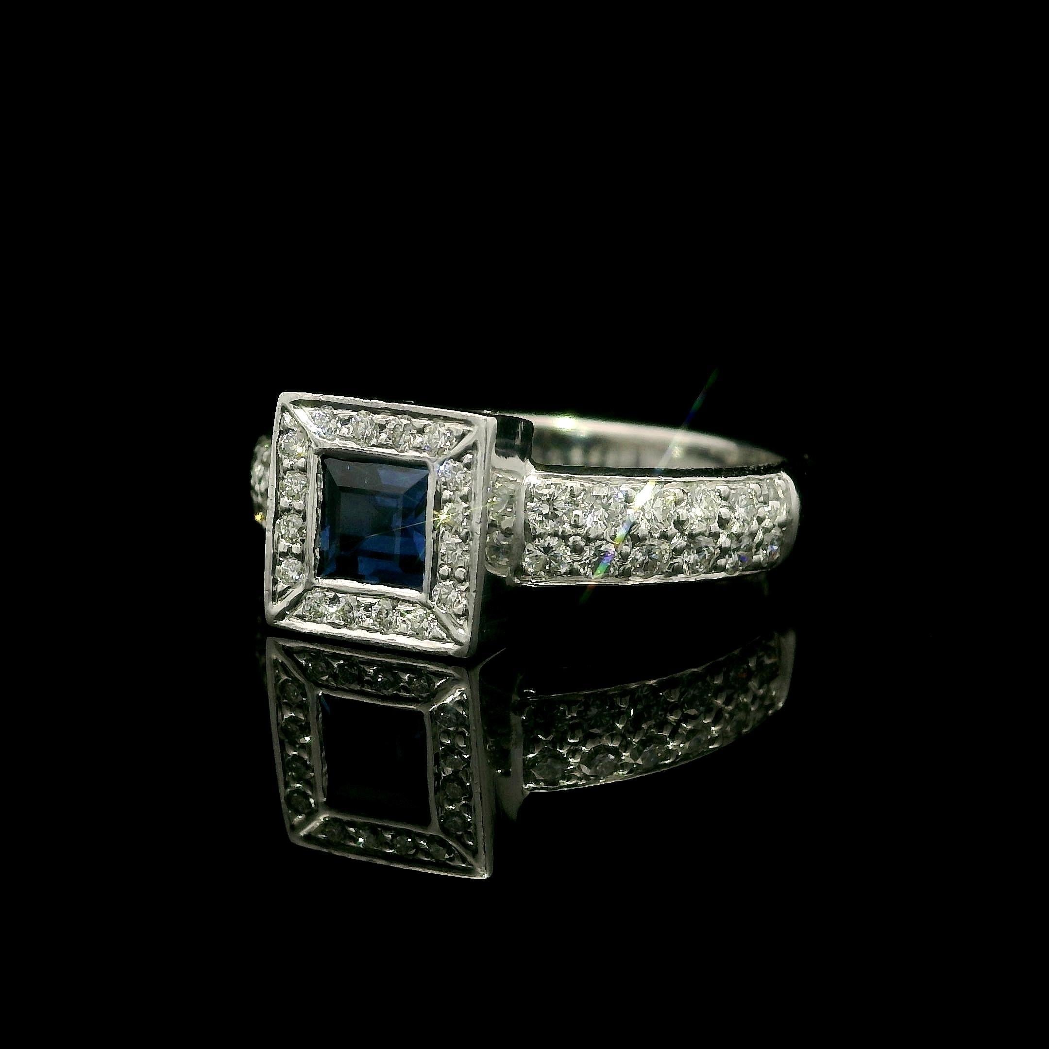New Solid Platinum 0.80ctw Square Sapphire w/ Diamond Halo Geometric Ring In New Condition For Sale In Montclair, NJ