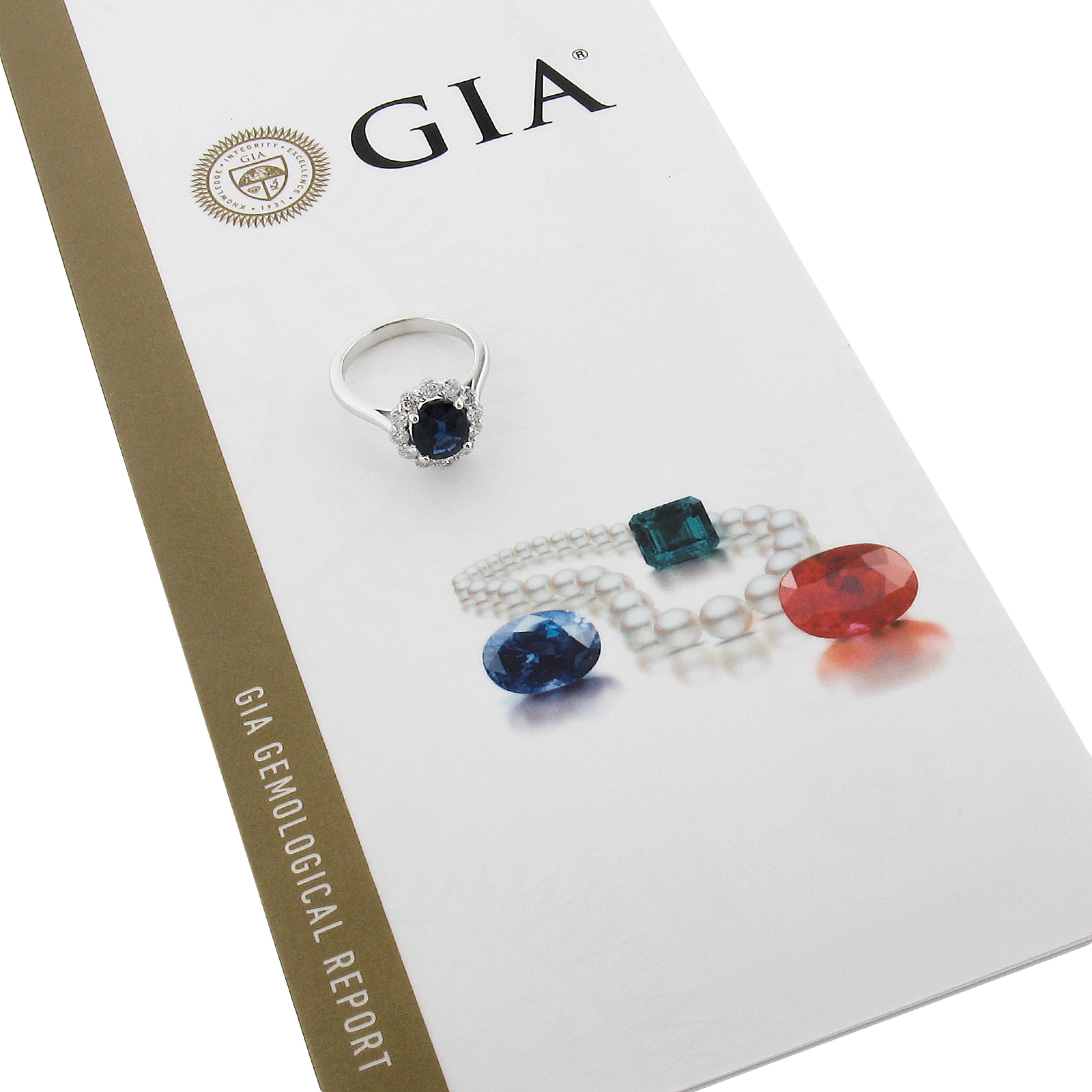 Neue solide Platin 3.25ctw GIA Oval Blauer Saphir & Runde Diamant Halo Ring im Angebot 5