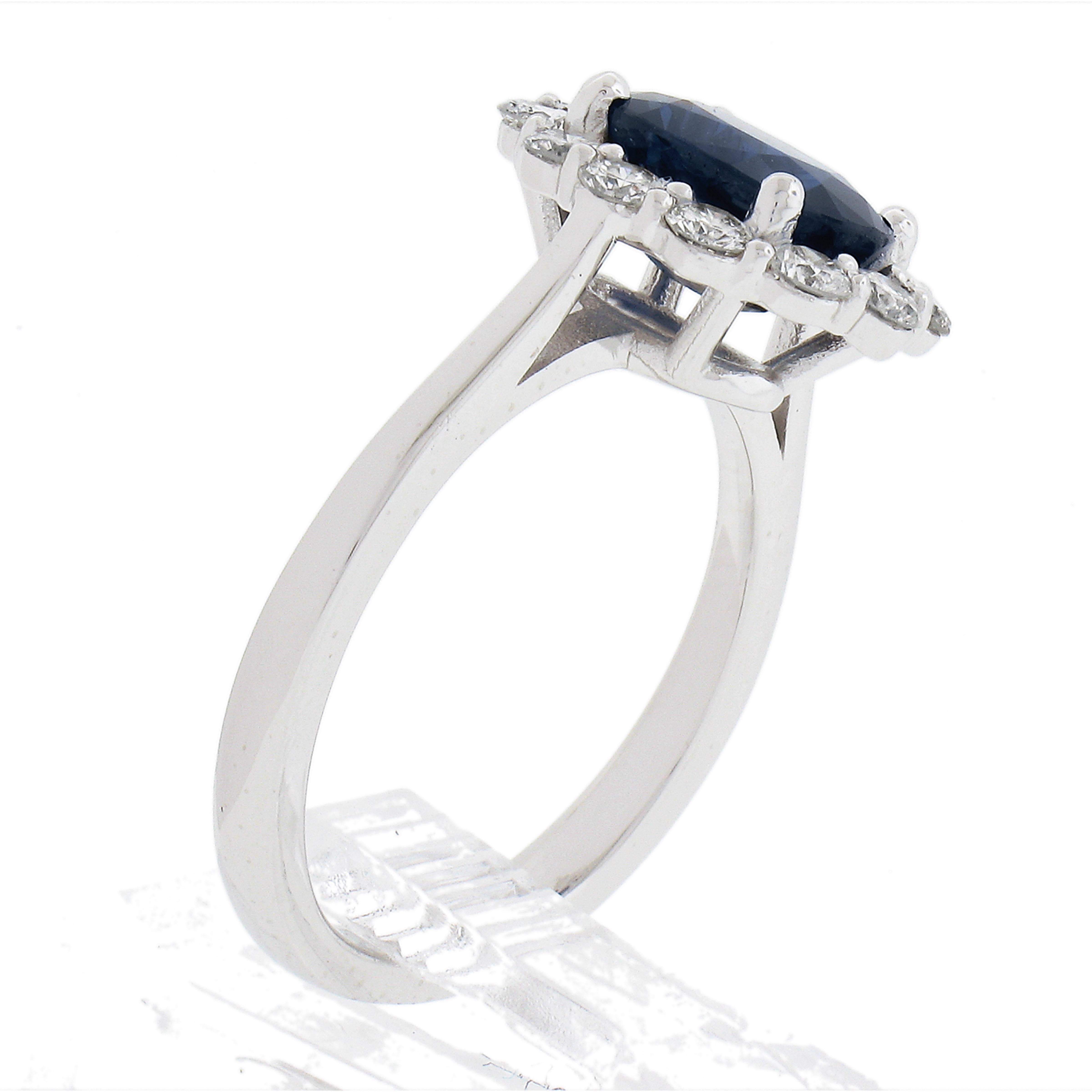 Neue solide Platin 3.25ctw GIA Oval Blauer Saphir & Runde Diamant Halo Ring im Angebot 4