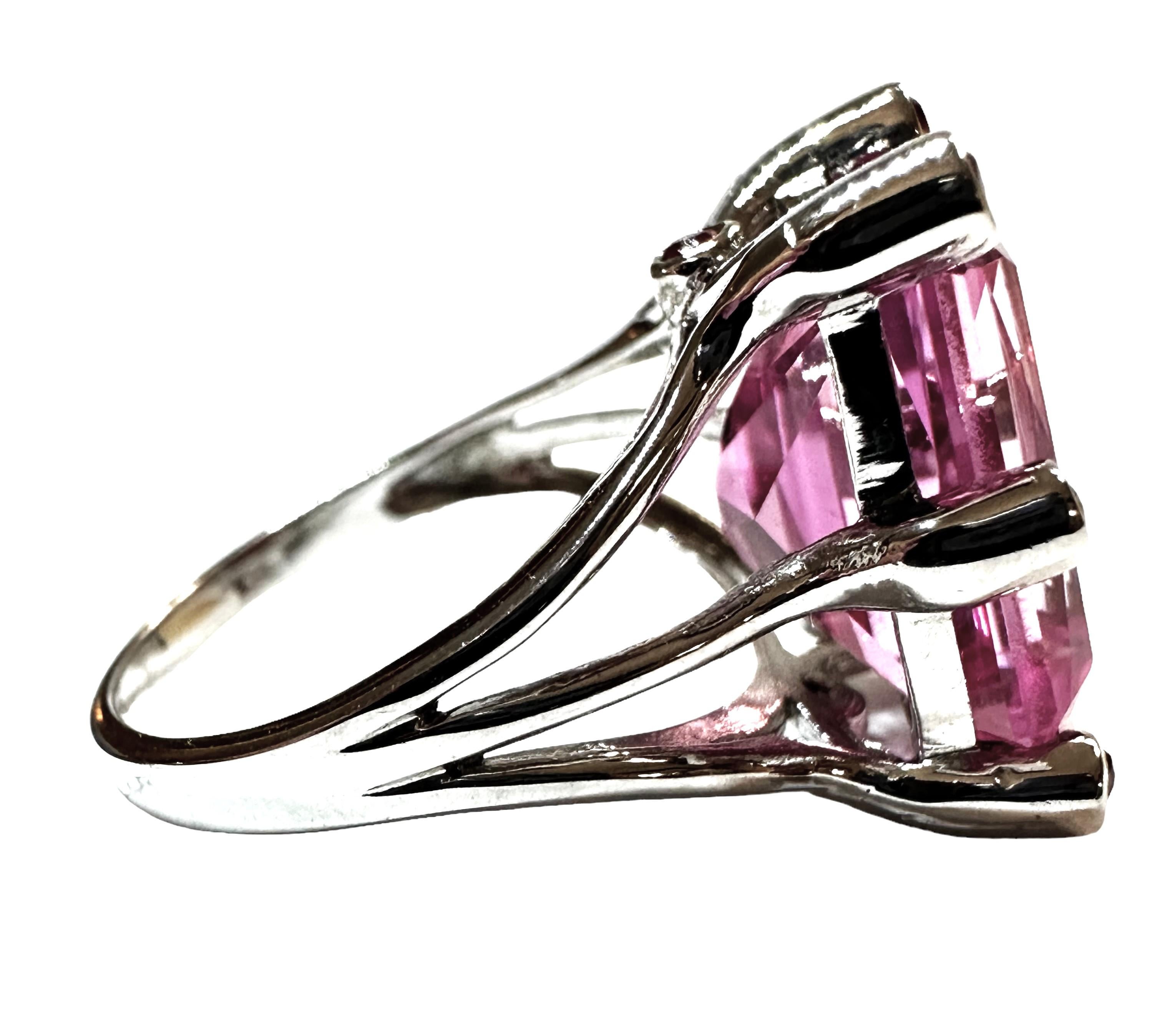 New Sri Lanka 11 Carat Baby Pink & Dark Pink Sapphire Sterling Ring In New Condition In Eagan, MN