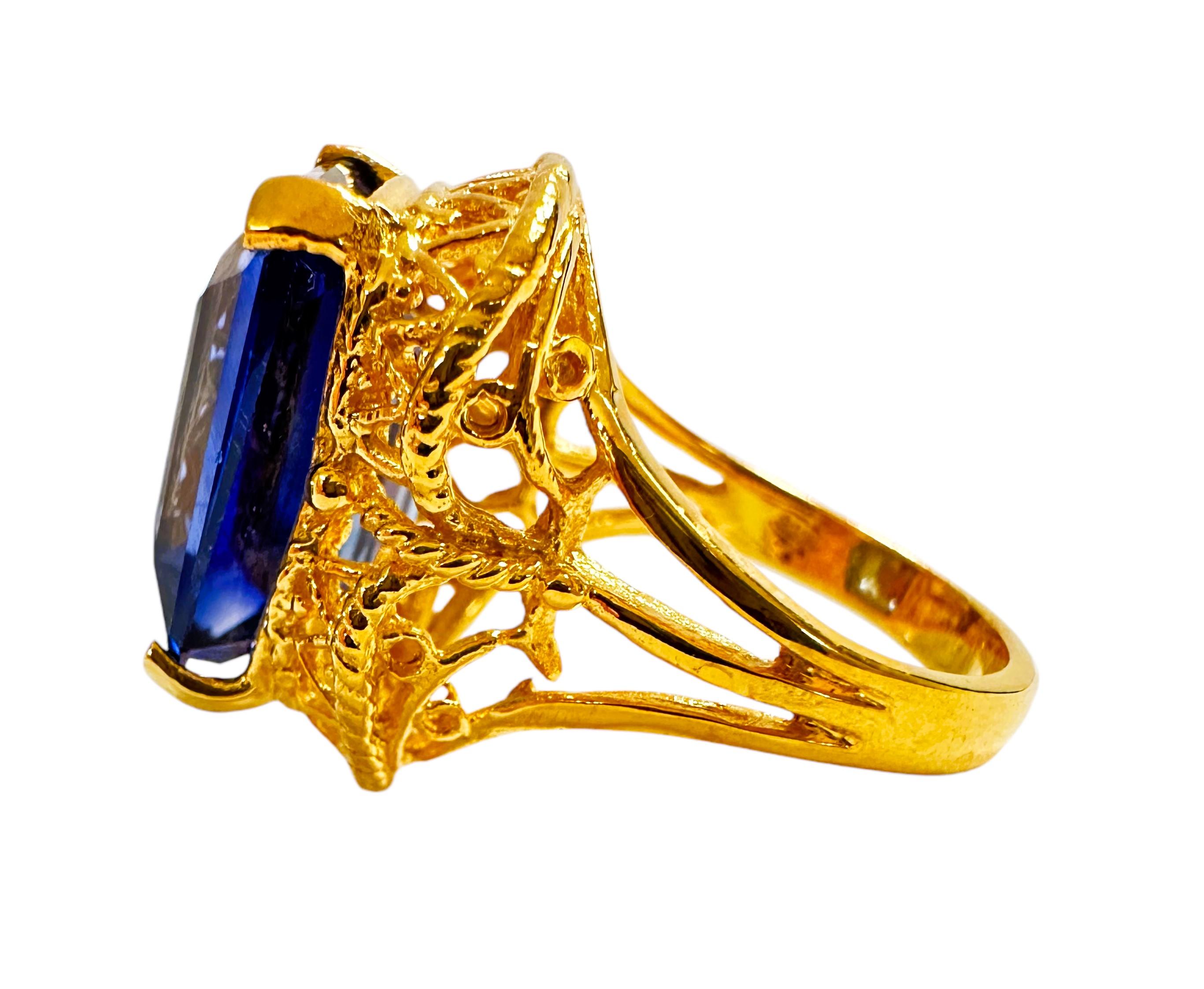Neuer Sri Lanka 13,90 Karat Kornblumenblauer Saphir Y vergoldeter Sterling-Ring (Art déco)