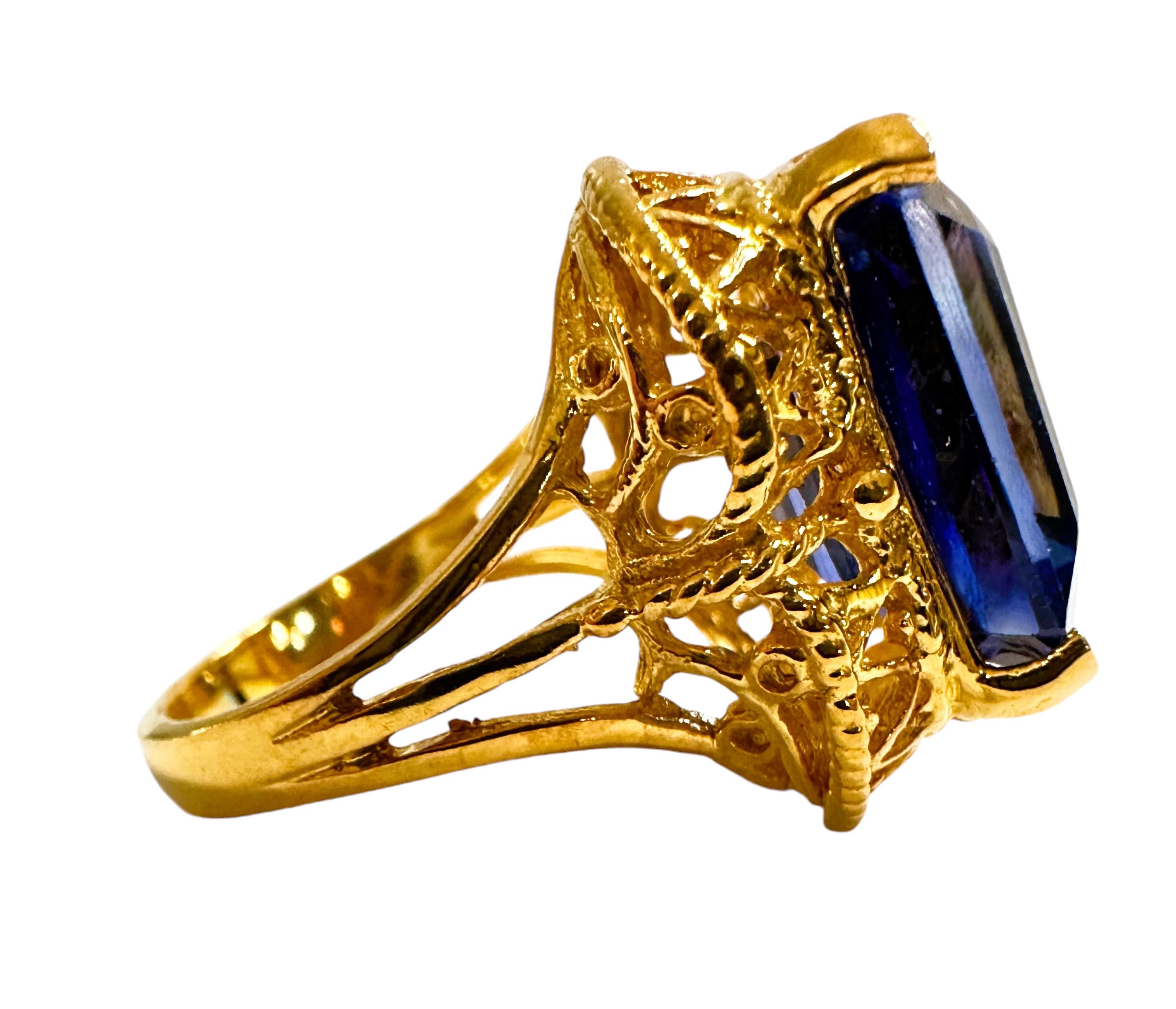 Neuer Sri Lanka 13,90 Karat Kornblumenblauer Saphir Y vergoldeter Sterling-Ring im Zustand „Neu“ in Eagan, MN