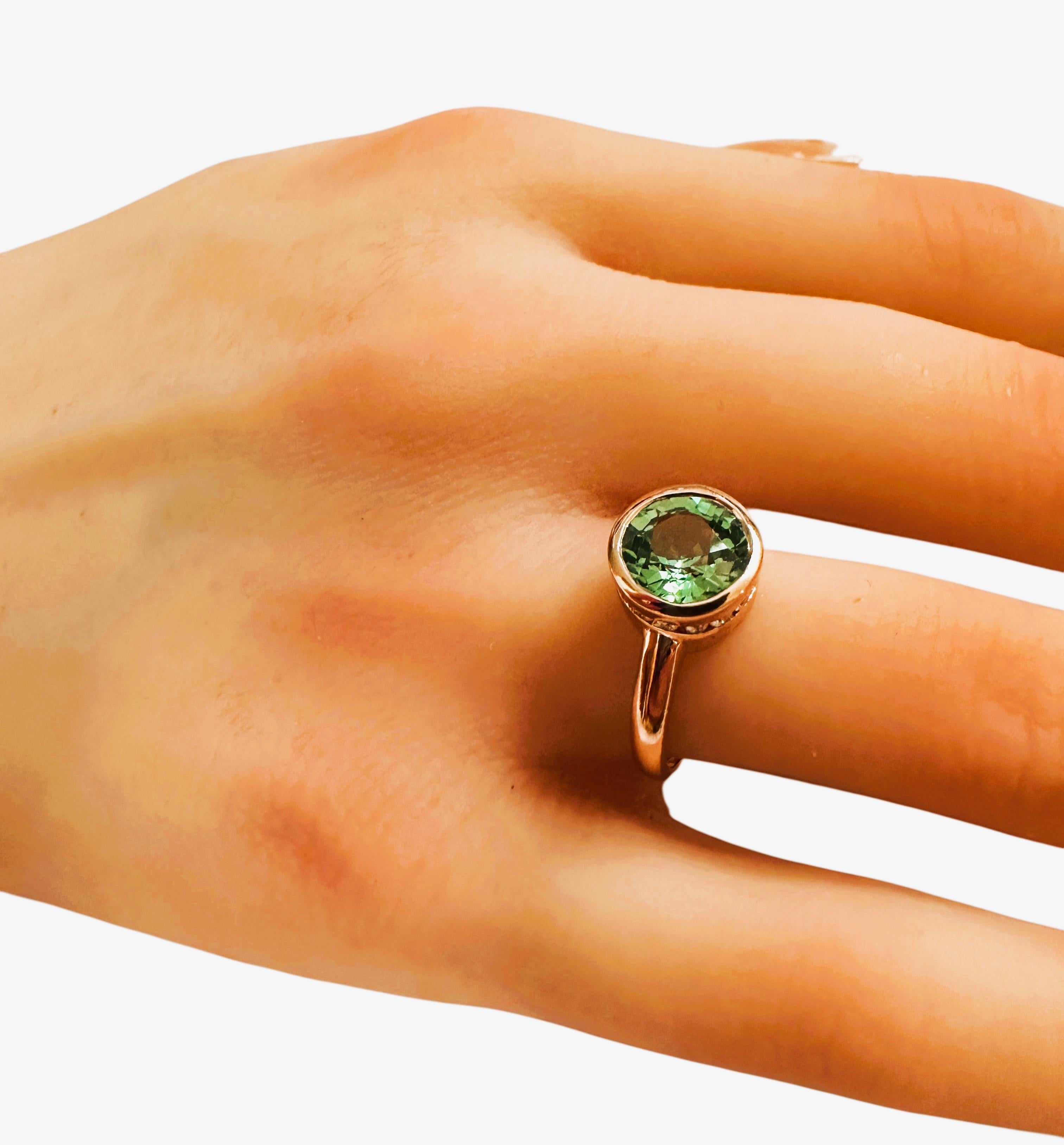 Nuovo anello in oro rosa PL Sterling con zaffiro verde da 3,10 carati dello Sri Lanka in vendita 3
