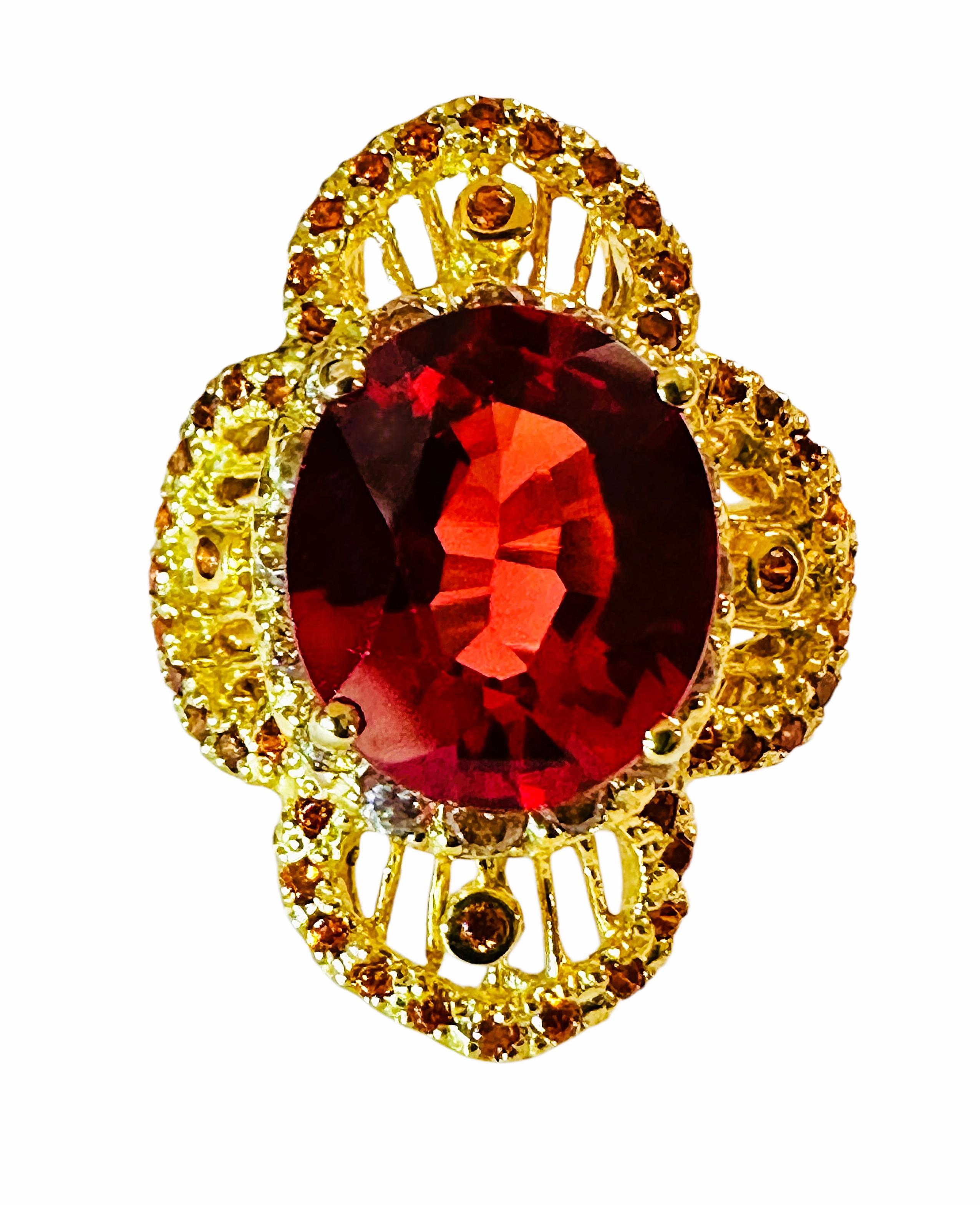 Dieser Ring ist einfach fabelhaft!  Was für ein elegantes und schönes Design!  Der Ring hat die Größe 5.75  Sie stammt aus Sri Lanka und ist einfach köstlich.  Ein Stein von sehr hoher Qualität.  Es ist eine Phantasie oval geschliffenen Stein und