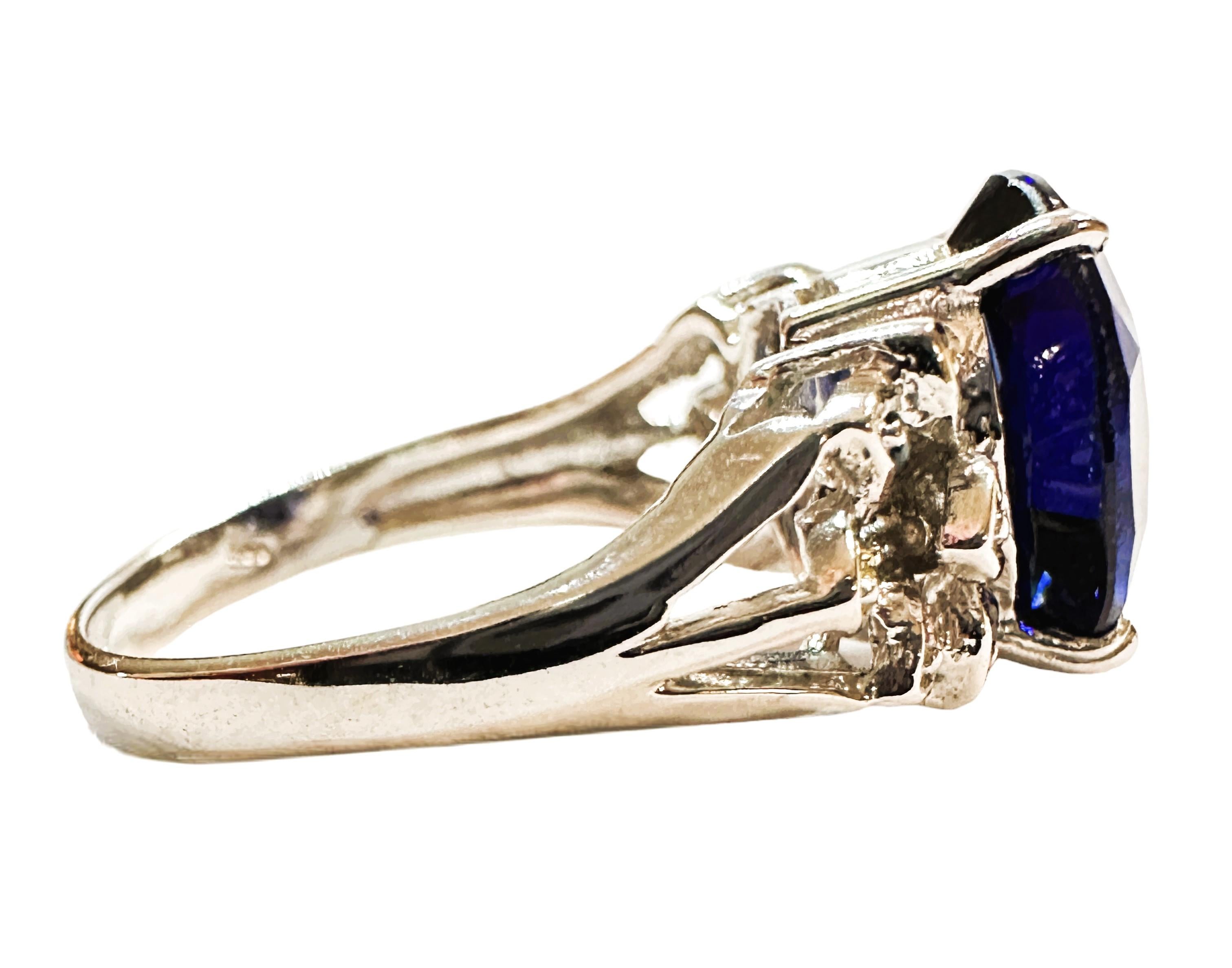 Neuer Sri Lanka 5.9 Karat königsblauer Saphir & mehrfarbiger Saphir Sterling-Ring im Zustand „Neu“ in Eagan, MN