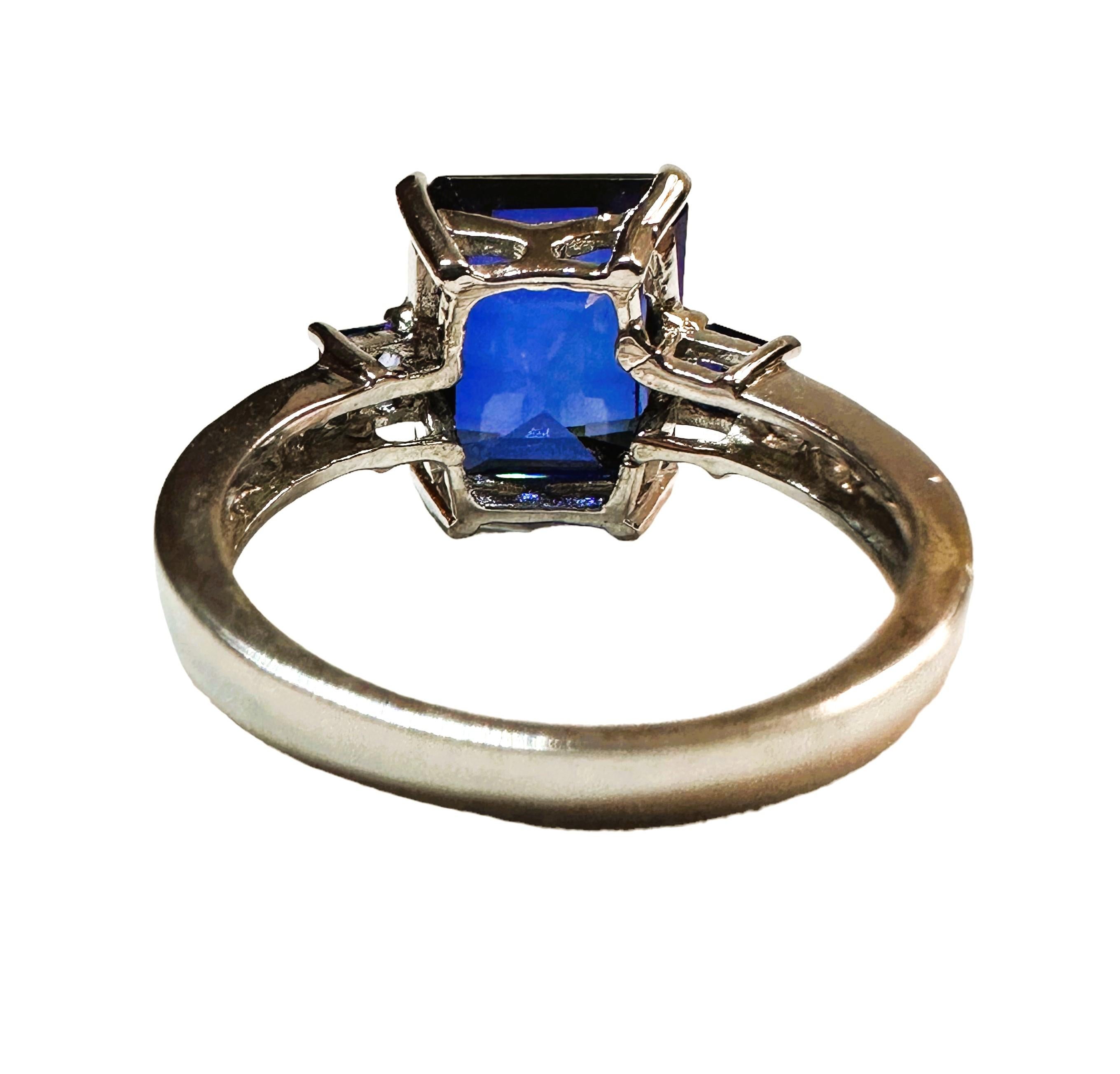 Neuer Sri Lanka 6,0 Karat königsblauer Saphir Sterling Ring Größe 6,5 (Smaragdschliff)