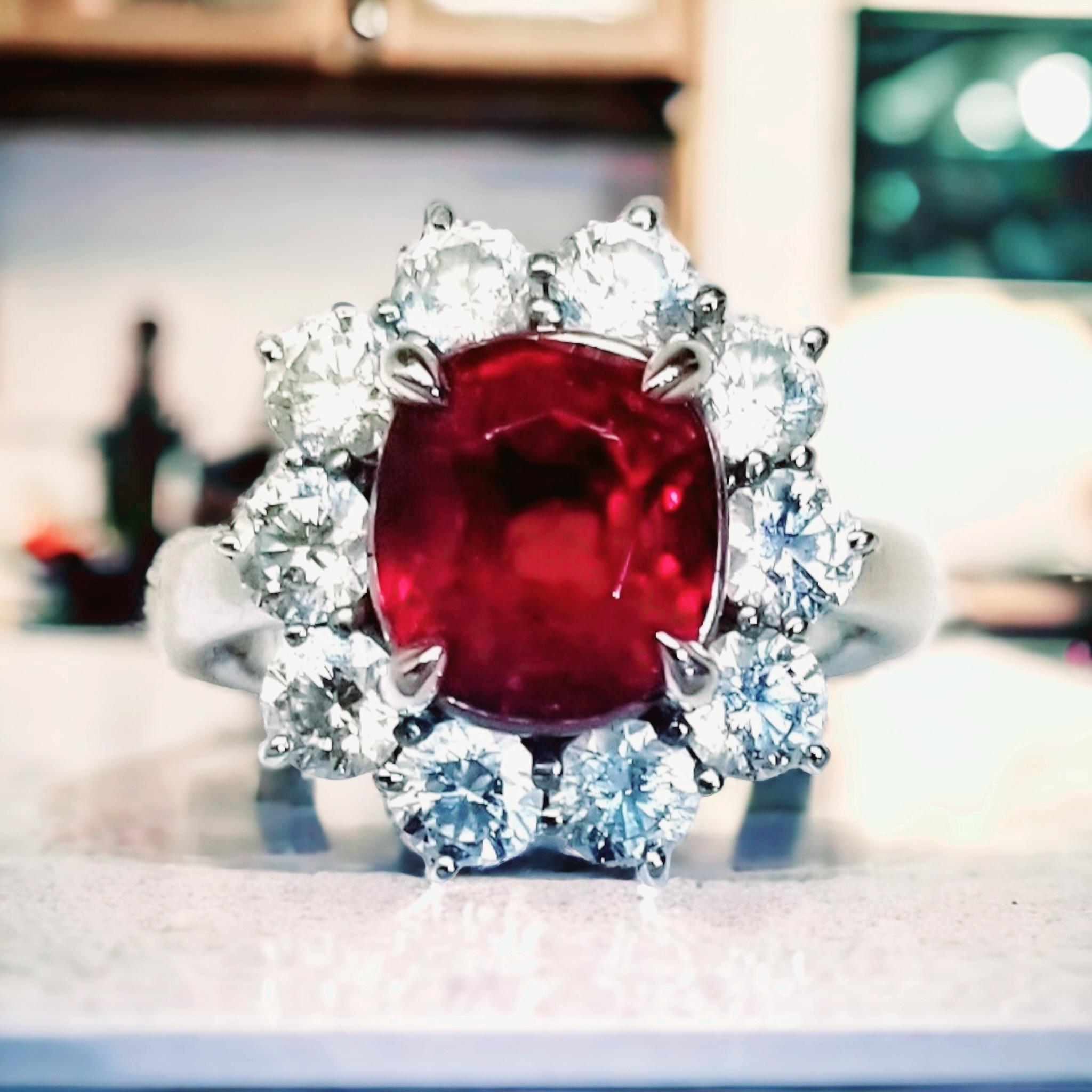 NOUVELLE bague en platine avec diamant rubis de Birmanie Mogok rouge pigeon non chauffé de 4,542 carats en vente 7