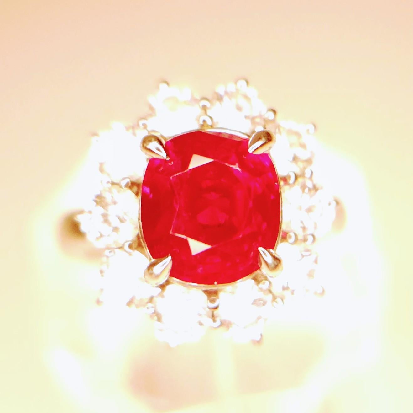 NOUVELLE bague en platine avec diamant rubis de Birmanie Mogok rouge pigeon non chauffé de 4,542 carats en vente 3