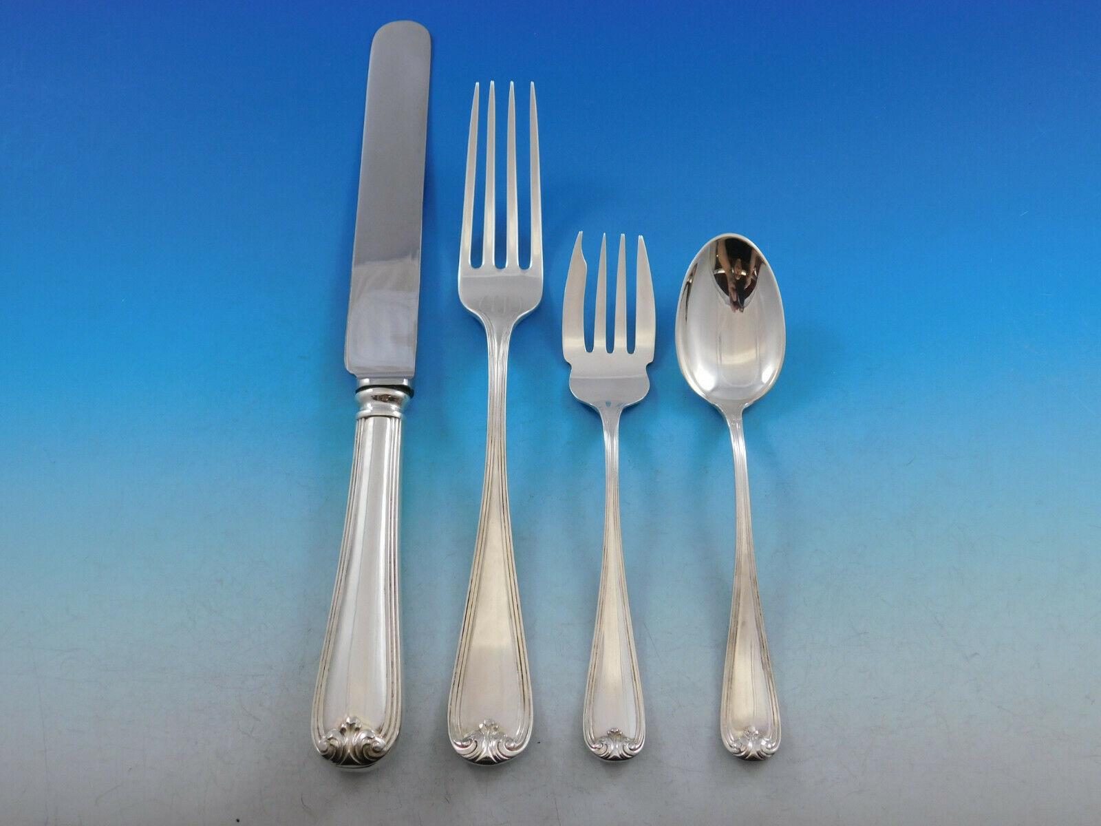 Dinner size new standish by Durgin circa 1905 sterling silver flatware set, 32 pieces. Great starter set! This set includes:

6 dinner size knives, 9 5/8