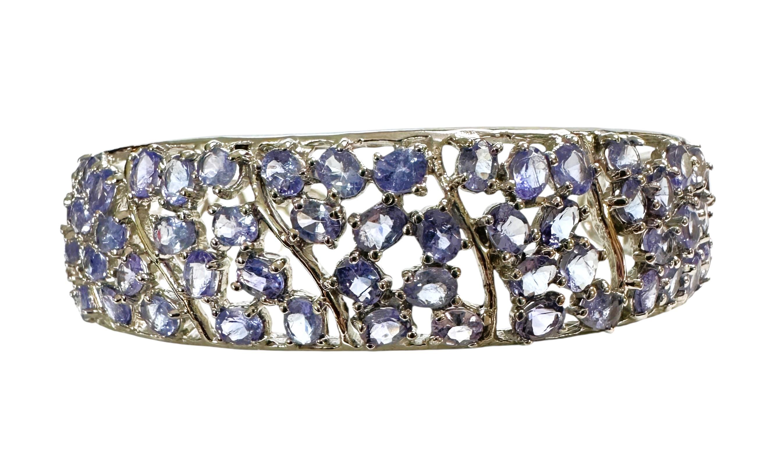 New Sterling Over 5 Carat Tanzanite Gemstone Cuff Bracelet - Intricate Design Excellent état - En vente à Eagan, MN