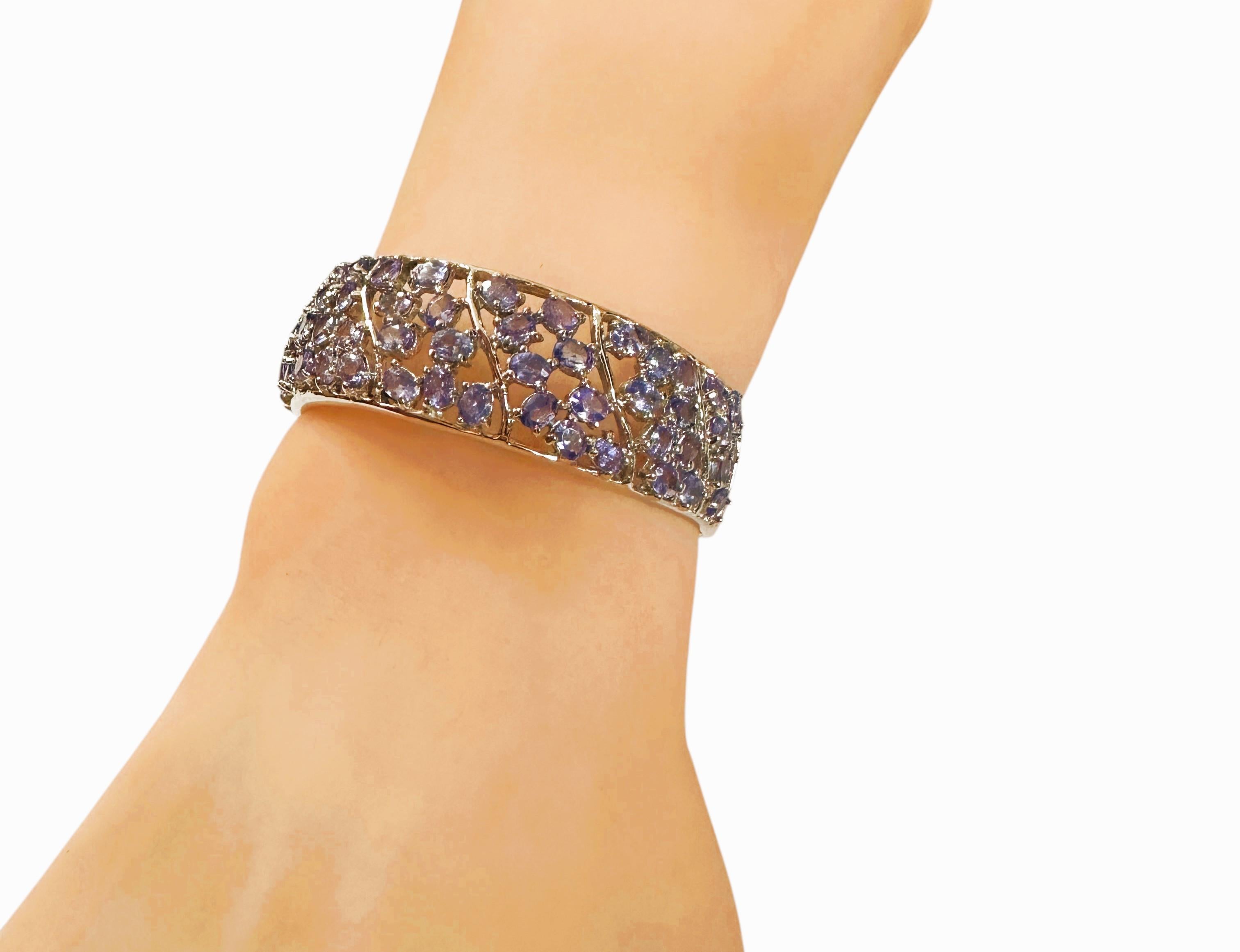 New Sterling Over 5 Carat Tanzanite Gemstone Cuff Bracelet - Intricate Design en vente 3