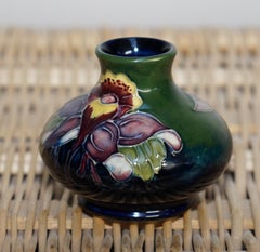 New Stunning Small Moorcroft Pottery Flower Vase Floral Pattern Hand Painted