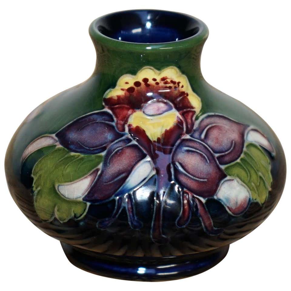 Moorcroft R New Stunning Small Moorcroft Pottery Flower Vase Floral Pattern Hand ...