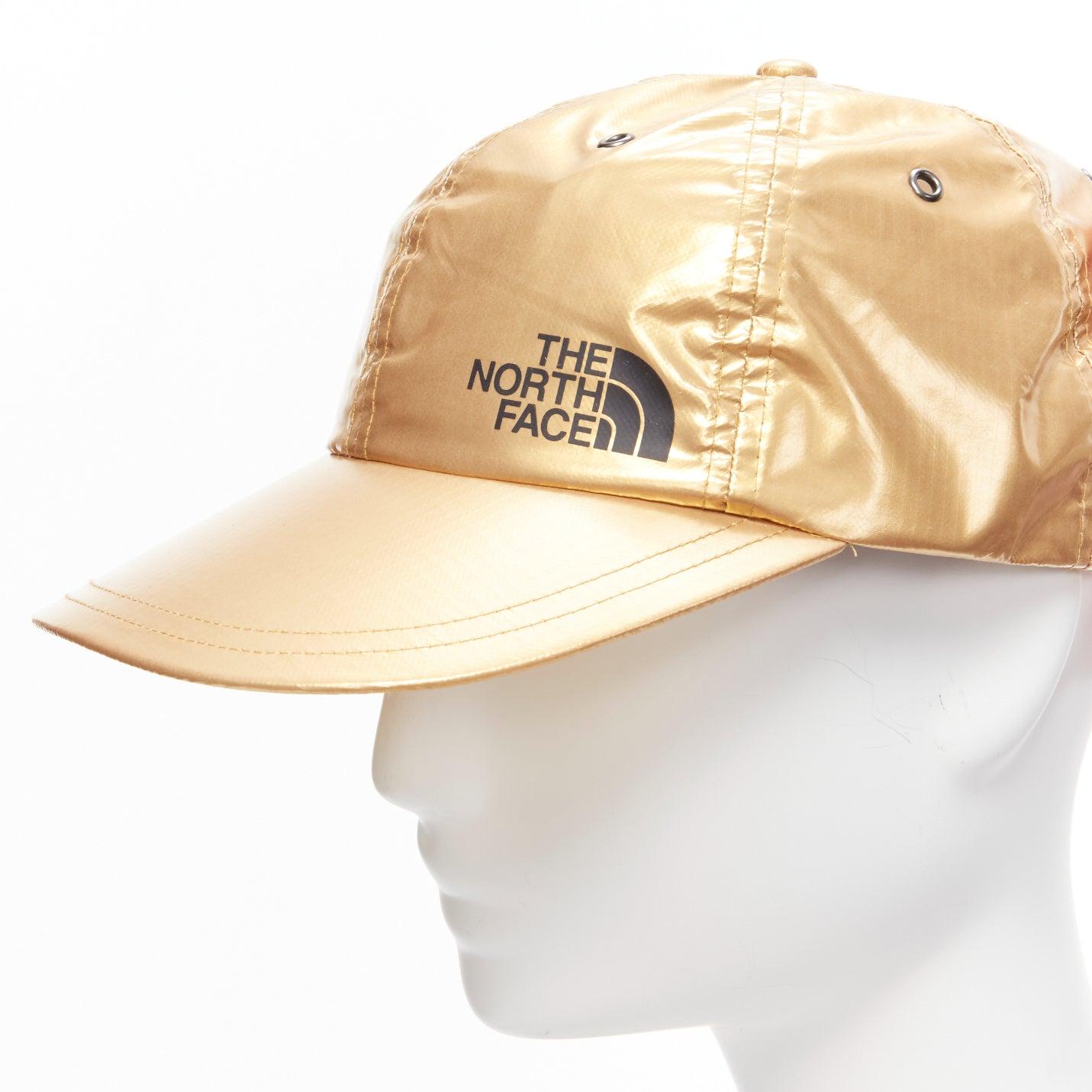 new SUPREME The North Face metallic gold black logo 6 panel cap
Reference: BSHW/A00137
Brand: Supreme
Collection: The North Face
Material: Nylon
Color: Gold, Black
Pattern: Solid
Closure: Buckle
Lining: White Fabric
Extra Details: Adjustable at