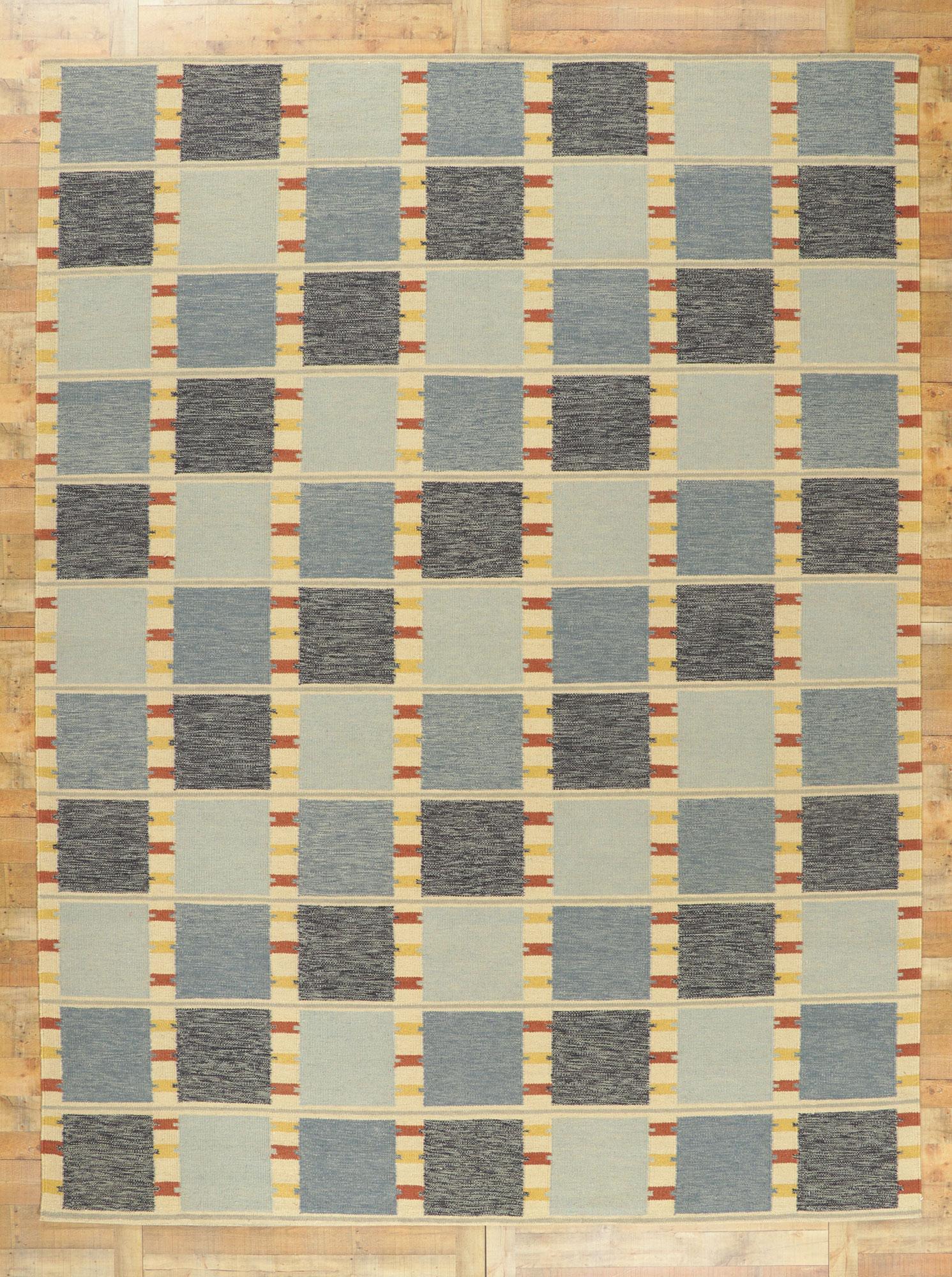 Swedish Inspired Kilim Rug, Scandinavian Modern Meets Earth-Tone Elegance In New Condition For Sale In Dallas, TX