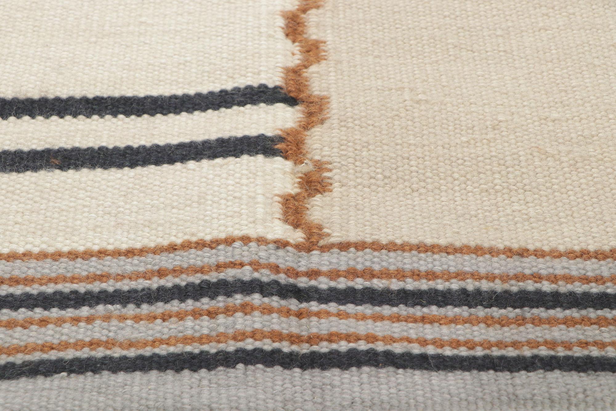 Nueva alfombra kilim de inspiración sueca en tonos tierra, Stege Randmönster Tejido a mano en venta