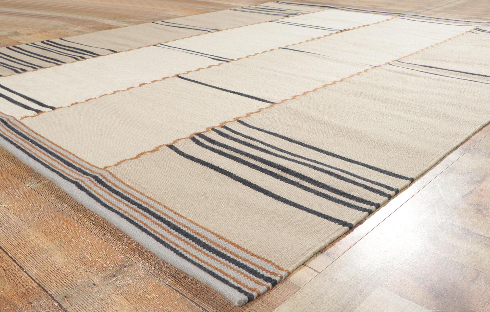 Nueva alfombra kilim de inspiración sueca en tonos tierra, Stege Randmönster Siglo XXI y contemporáneo en venta